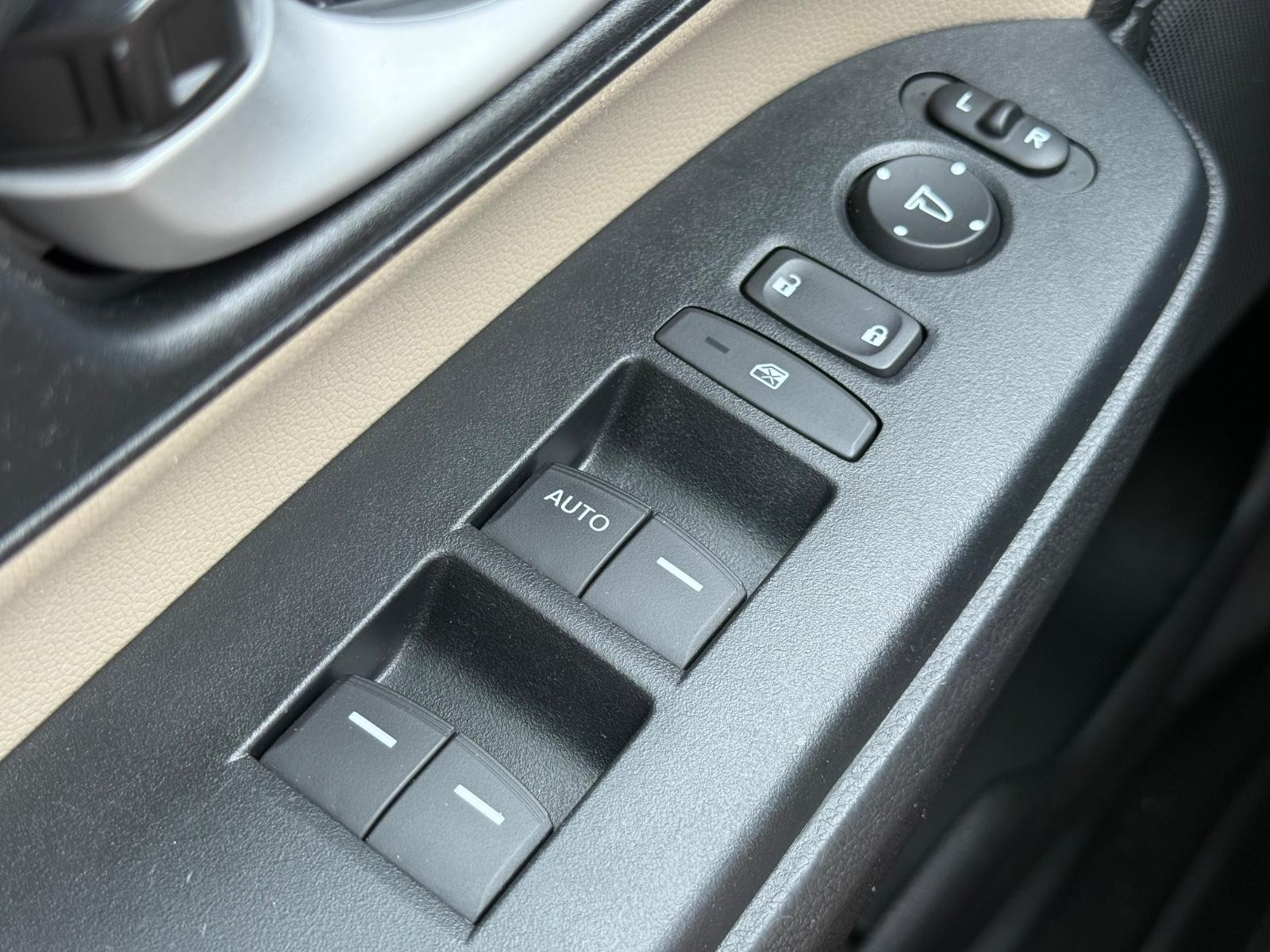 Honda CR-V Vehicle Image 20