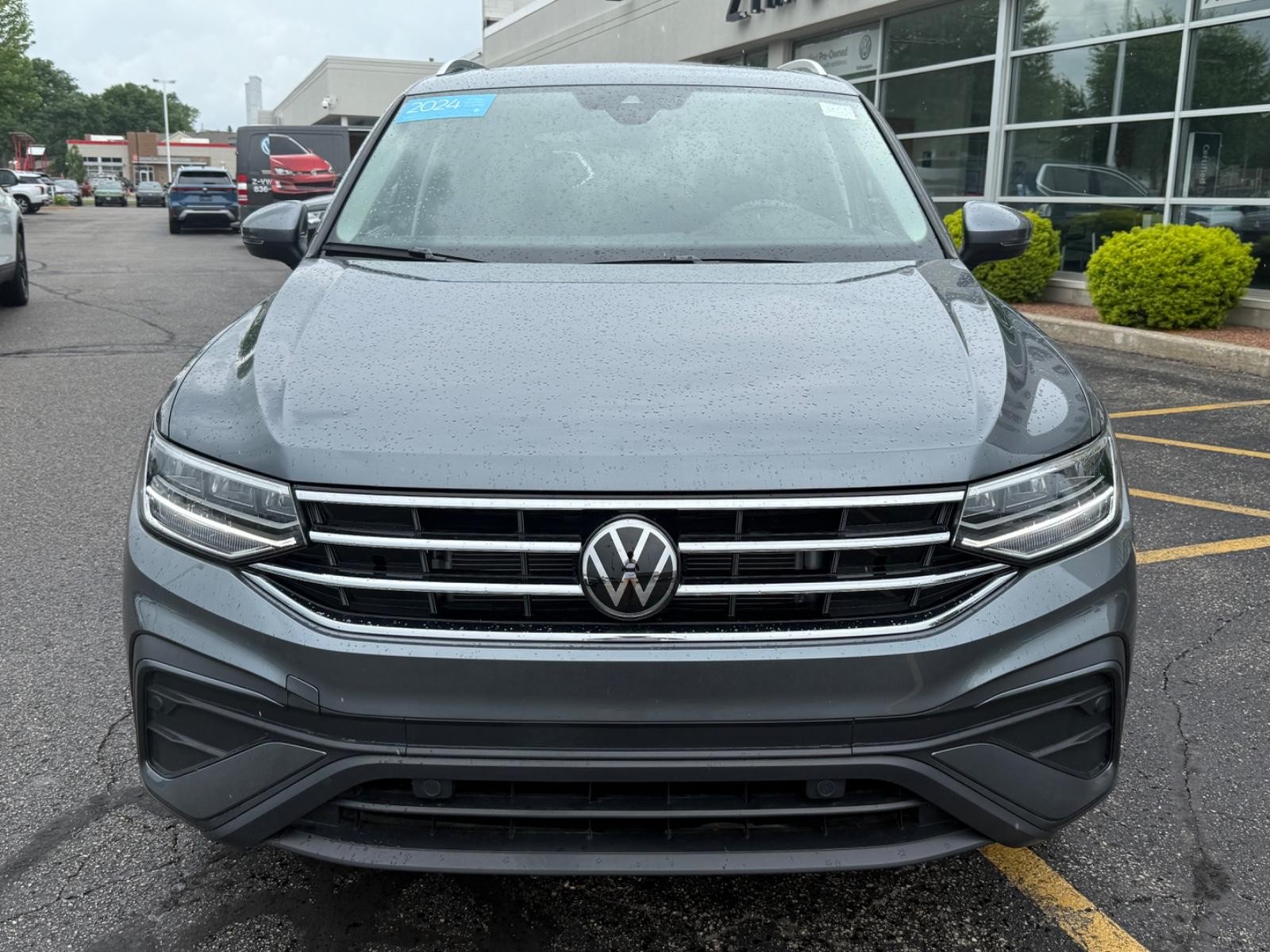 Volkswagen Tiguan Vehicle Image 09