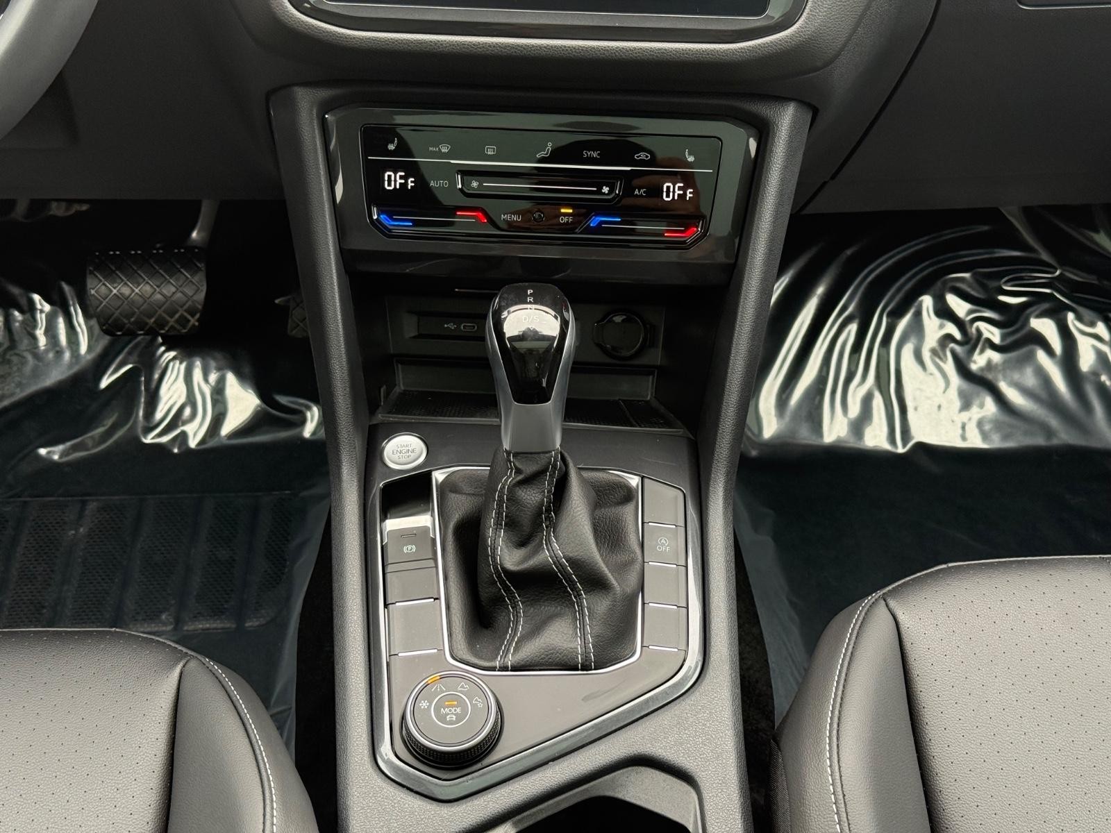 Volkswagen Tiguan Vehicle Image 13