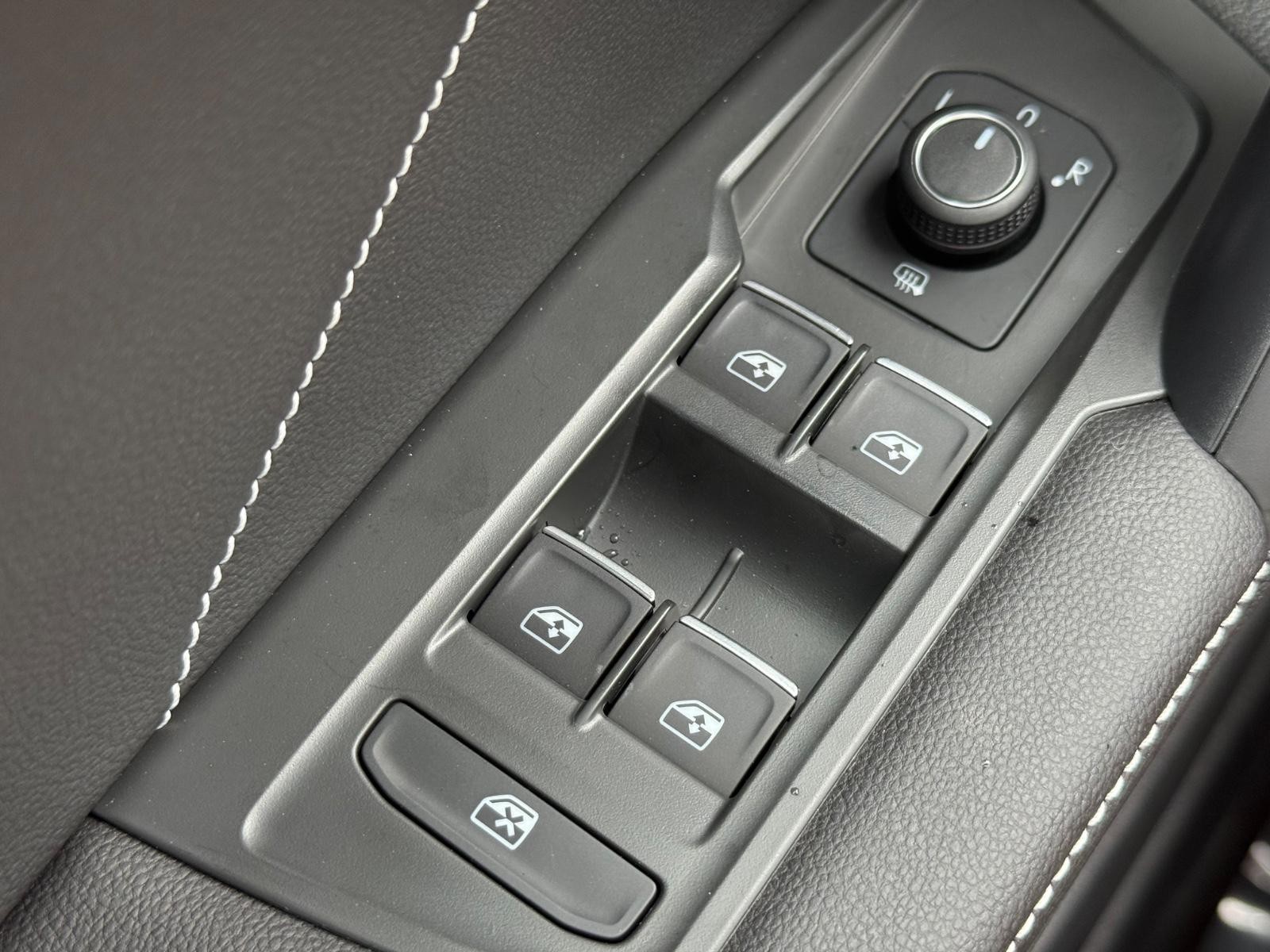 Volkswagen Tiguan Vehicle Image 20