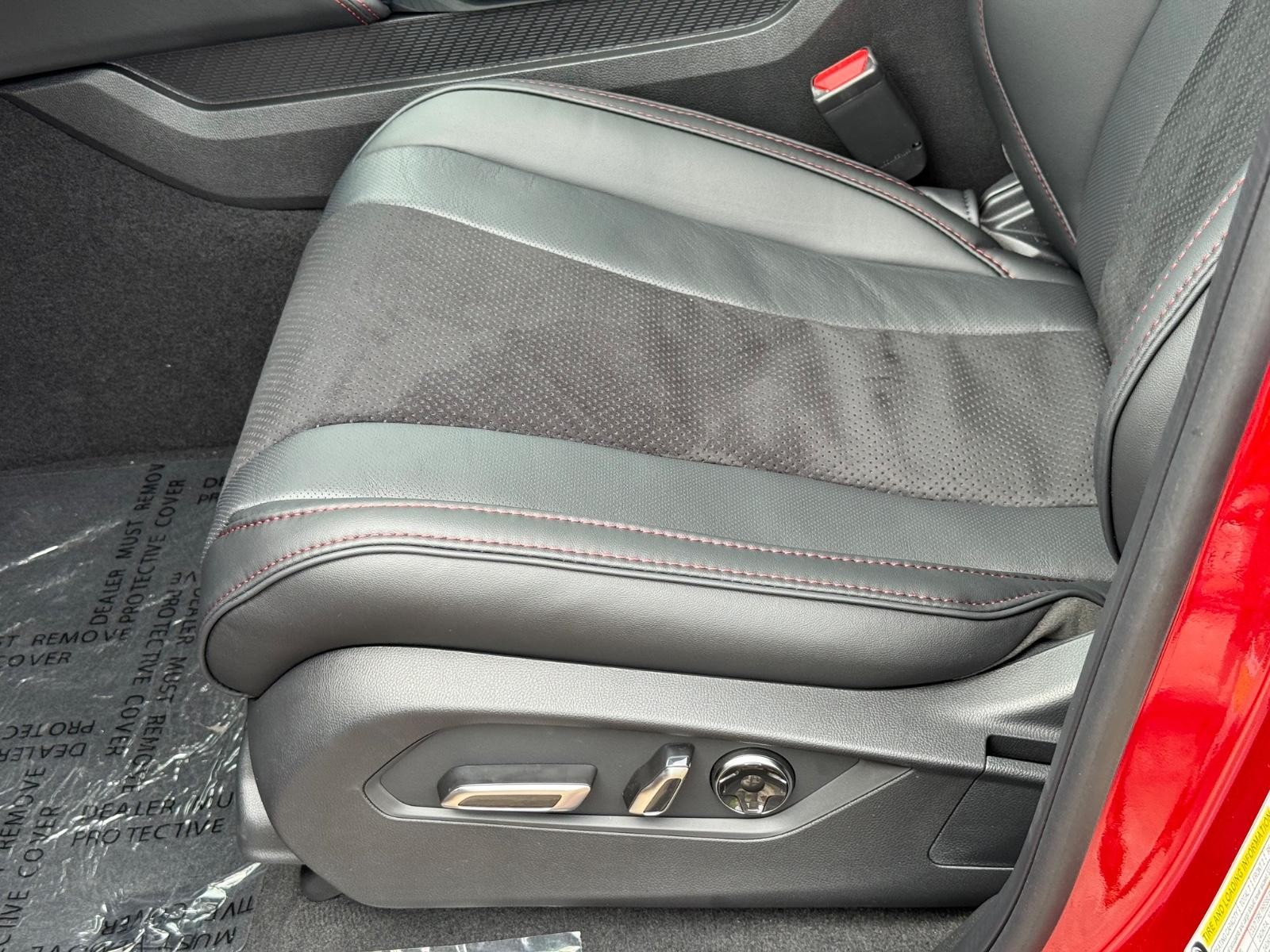 Acura MDX Vehicle Image 17