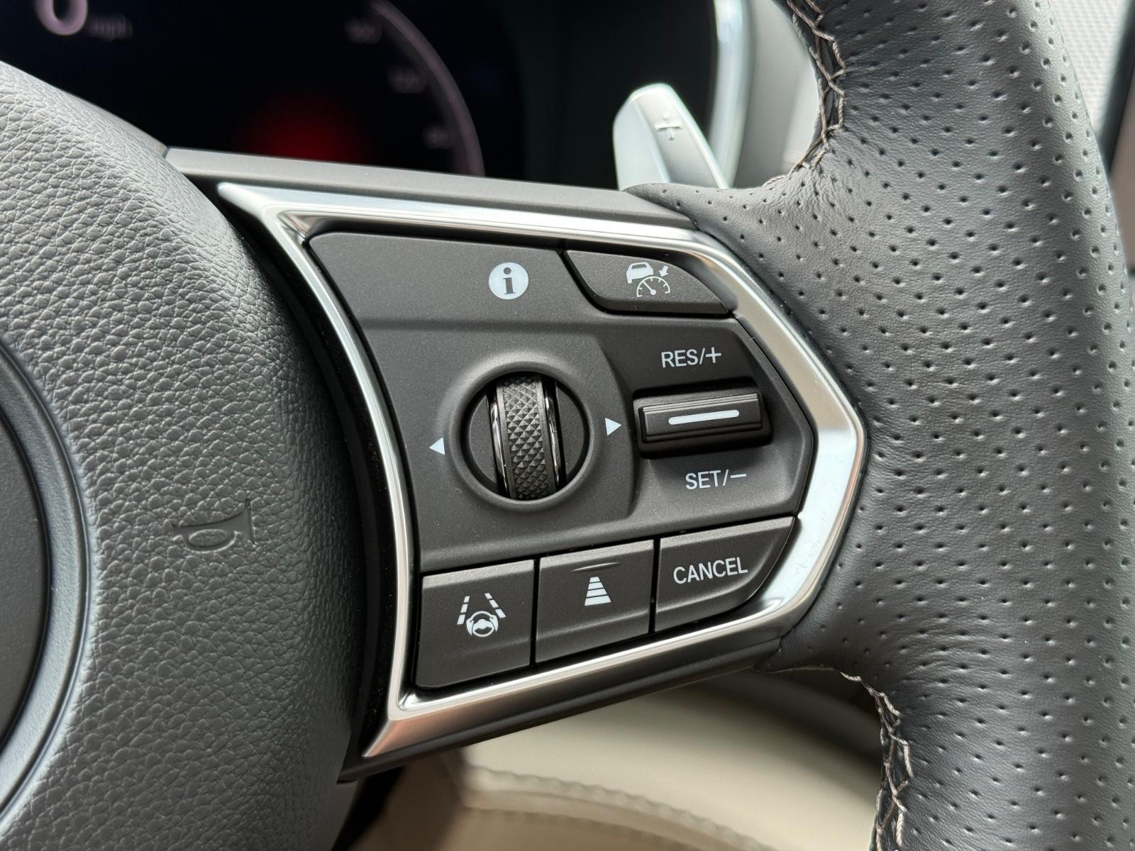 Acura MDX Vehicle Image 13
