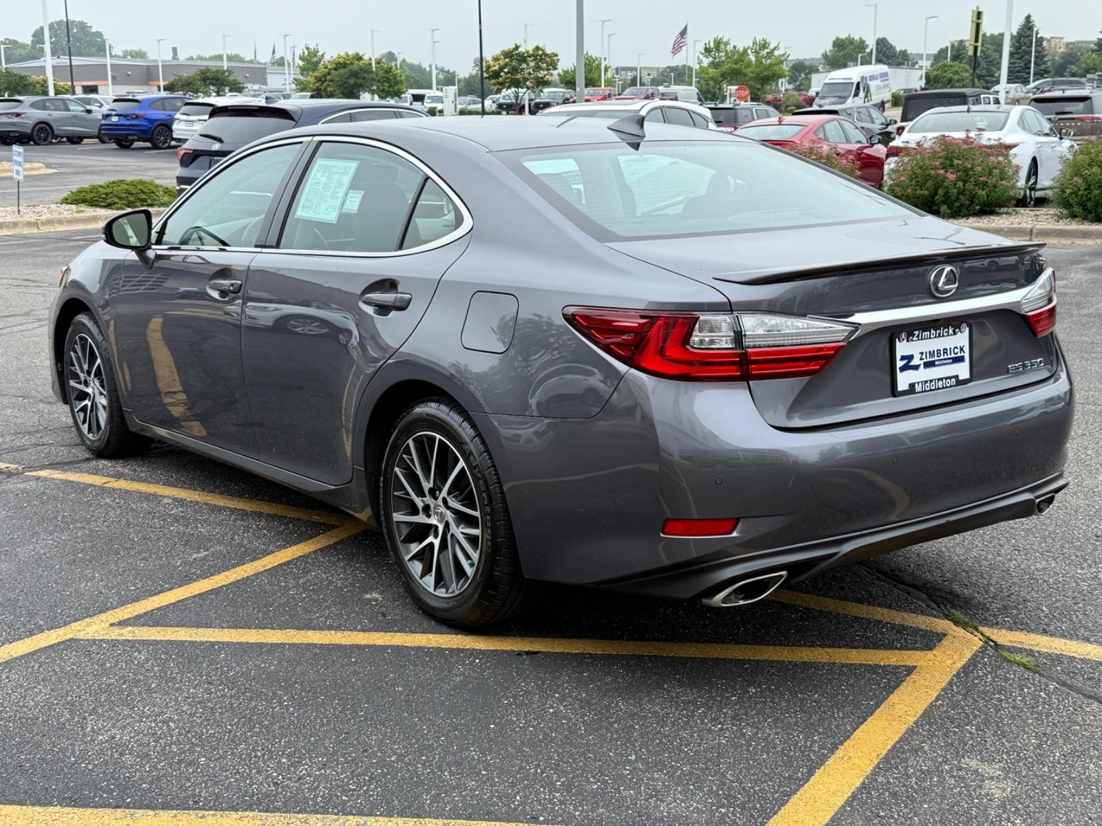 Lexus ES Vehicle Image 06