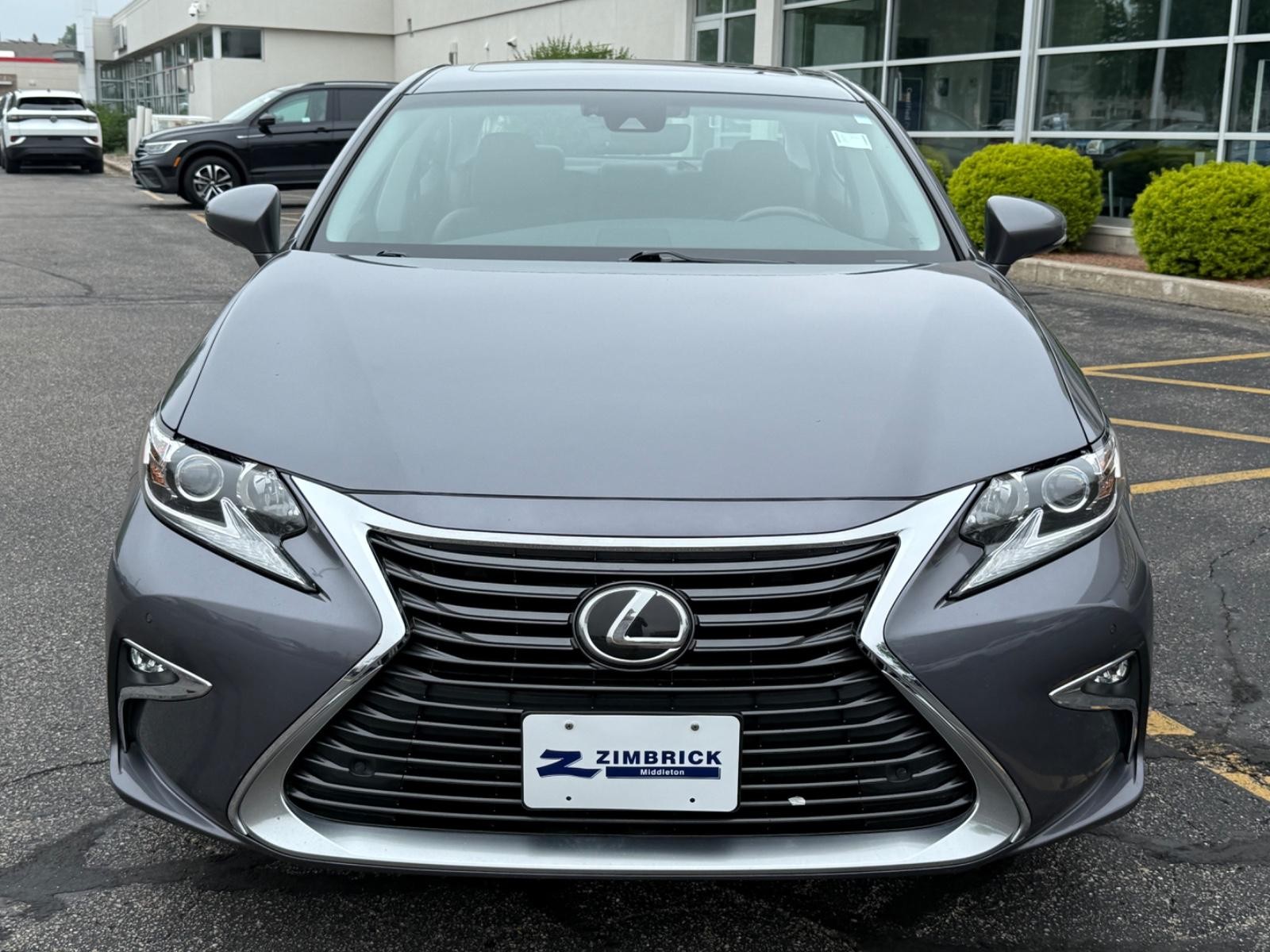 Lexus ES Vehicle Image 09