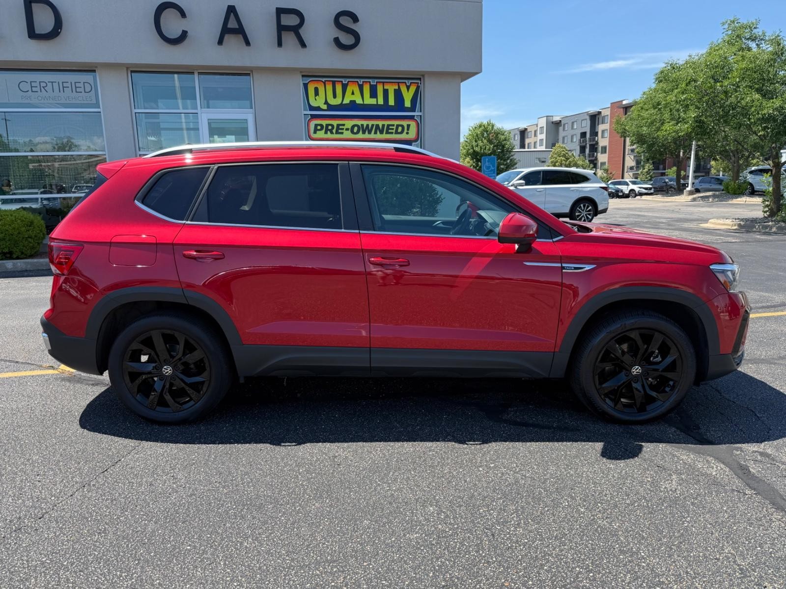 Volkswagen Taos Vehicle Image 02