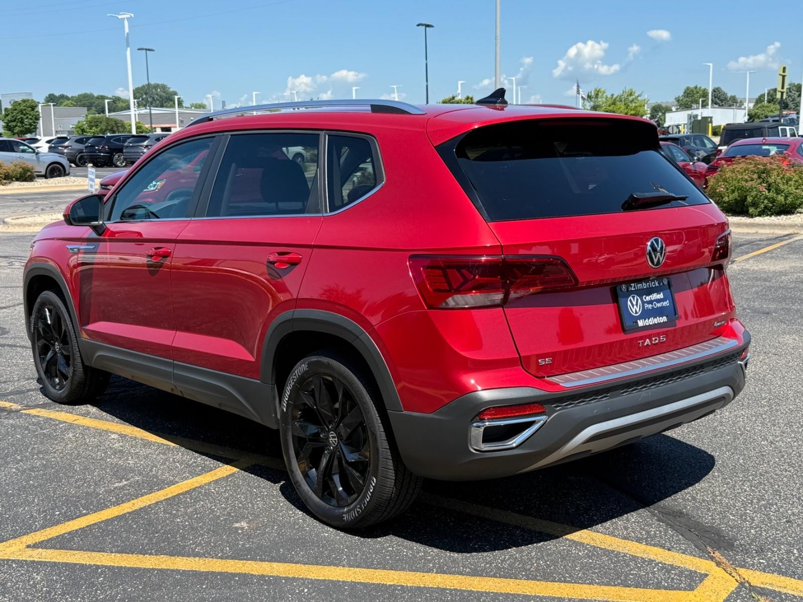 Volkswagen Taos Vehicle Image 05