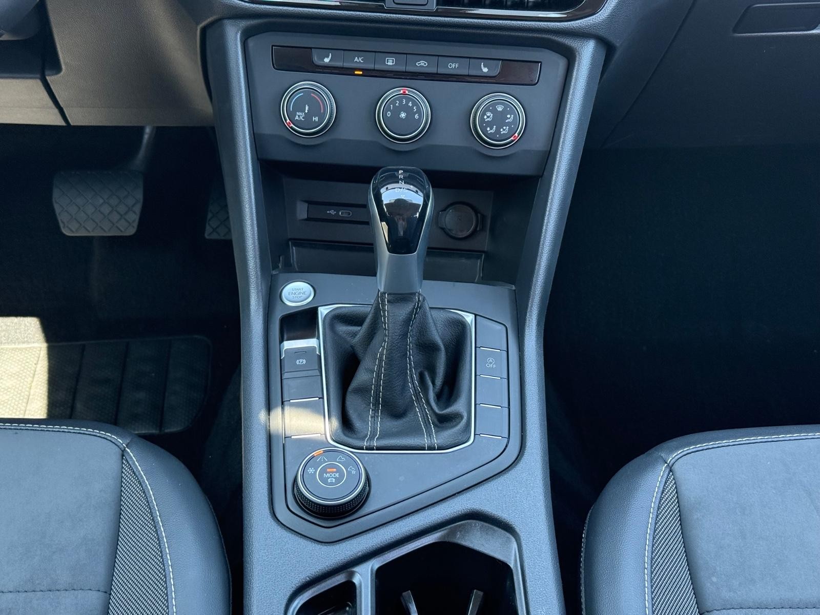 Volkswagen Taos Vehicle Image 13
