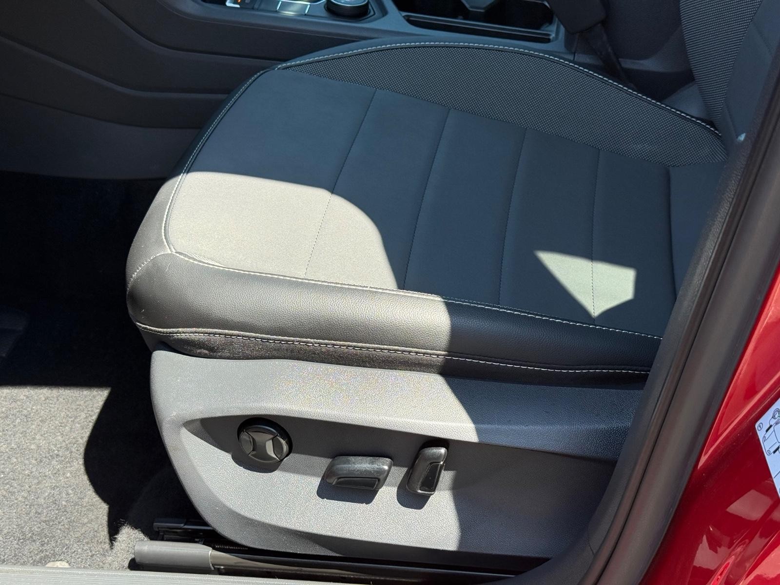 Volkswagen Taos Vehicle Image 21