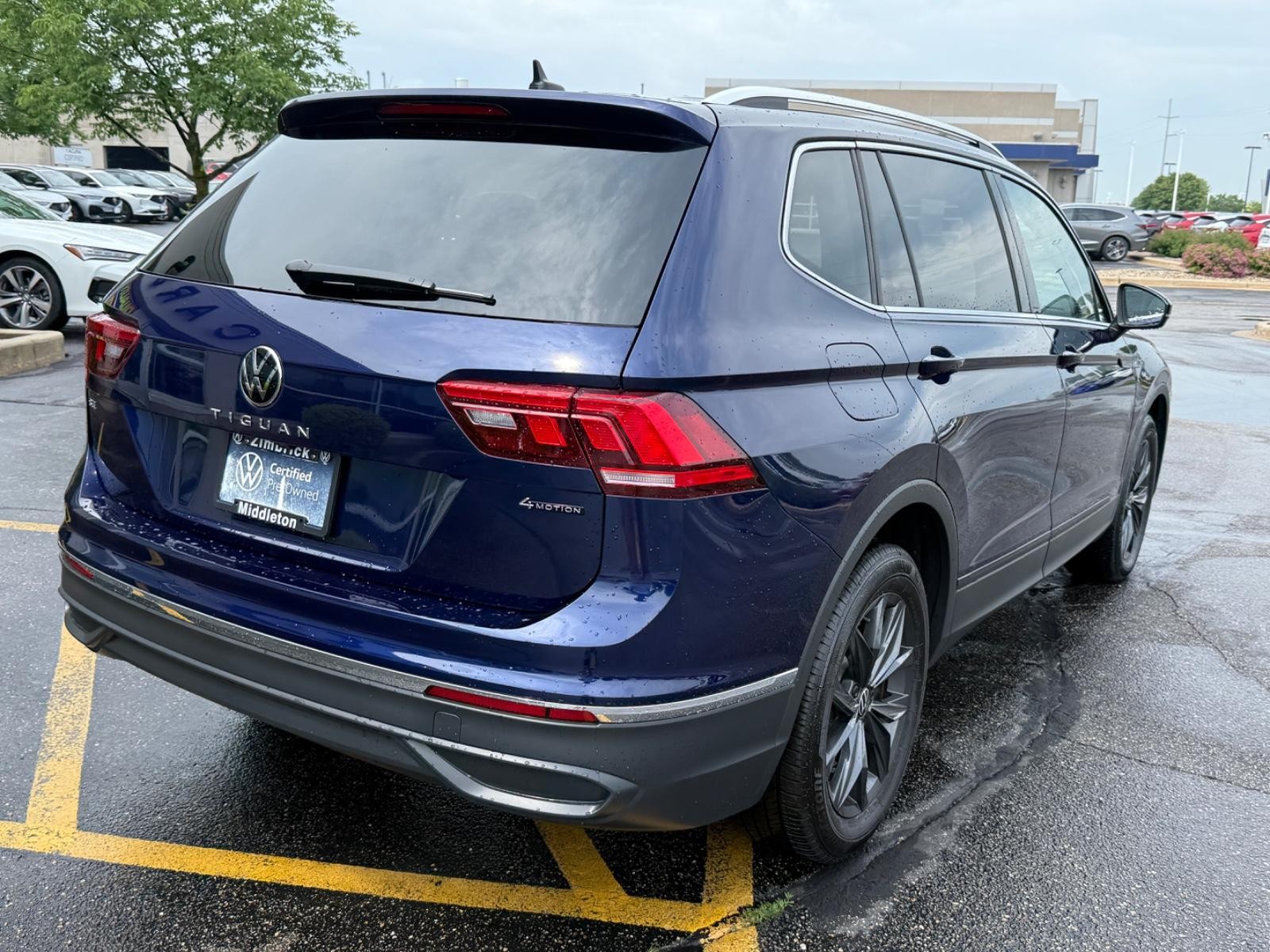 Volkswagen Tiguan Vehicle Image 03