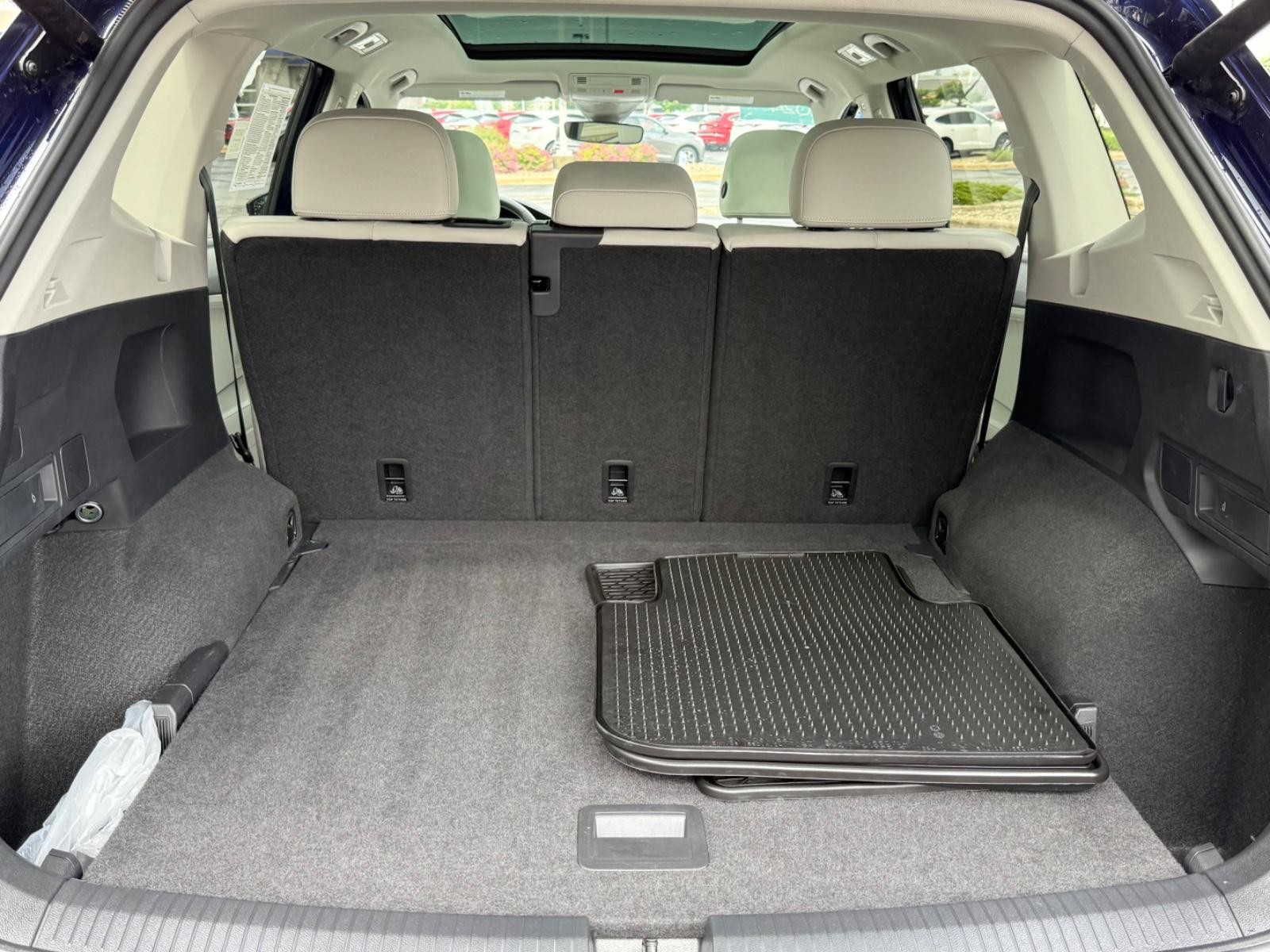 Volkswagen Tiguan Vehicle Image 05