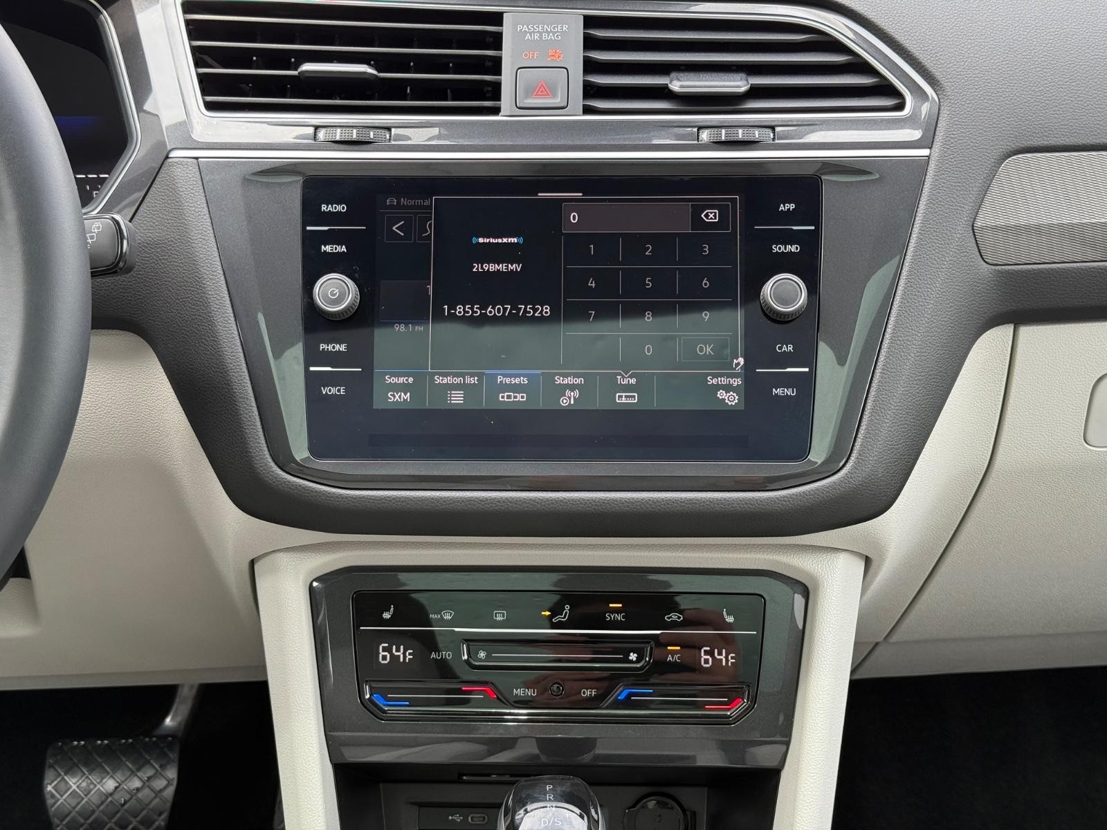 Volkswagen Tiguan Vehicle Image 12