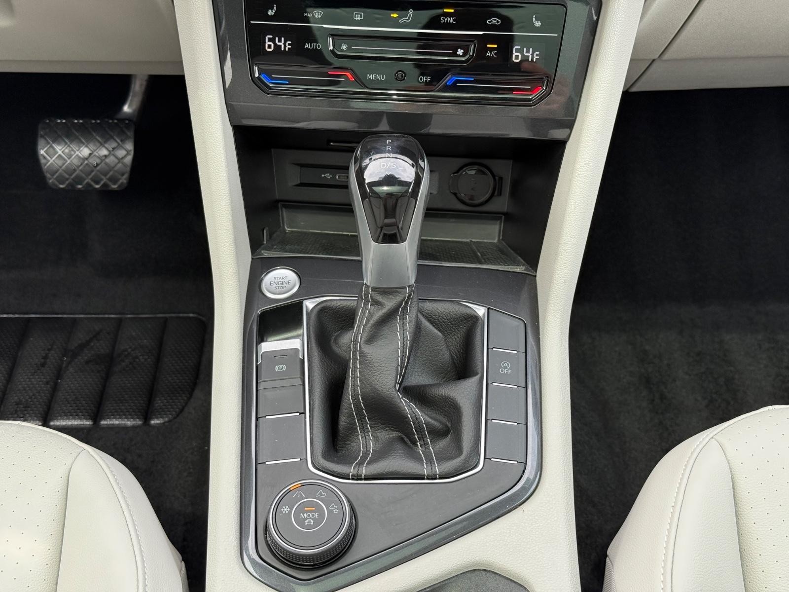 Volkswagen Tiguan Vehicle Image 13