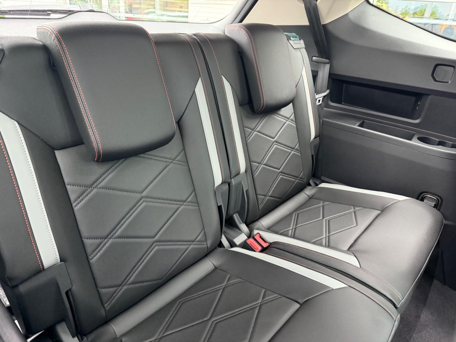 Volkswagen Atlas Vehicle Image 05