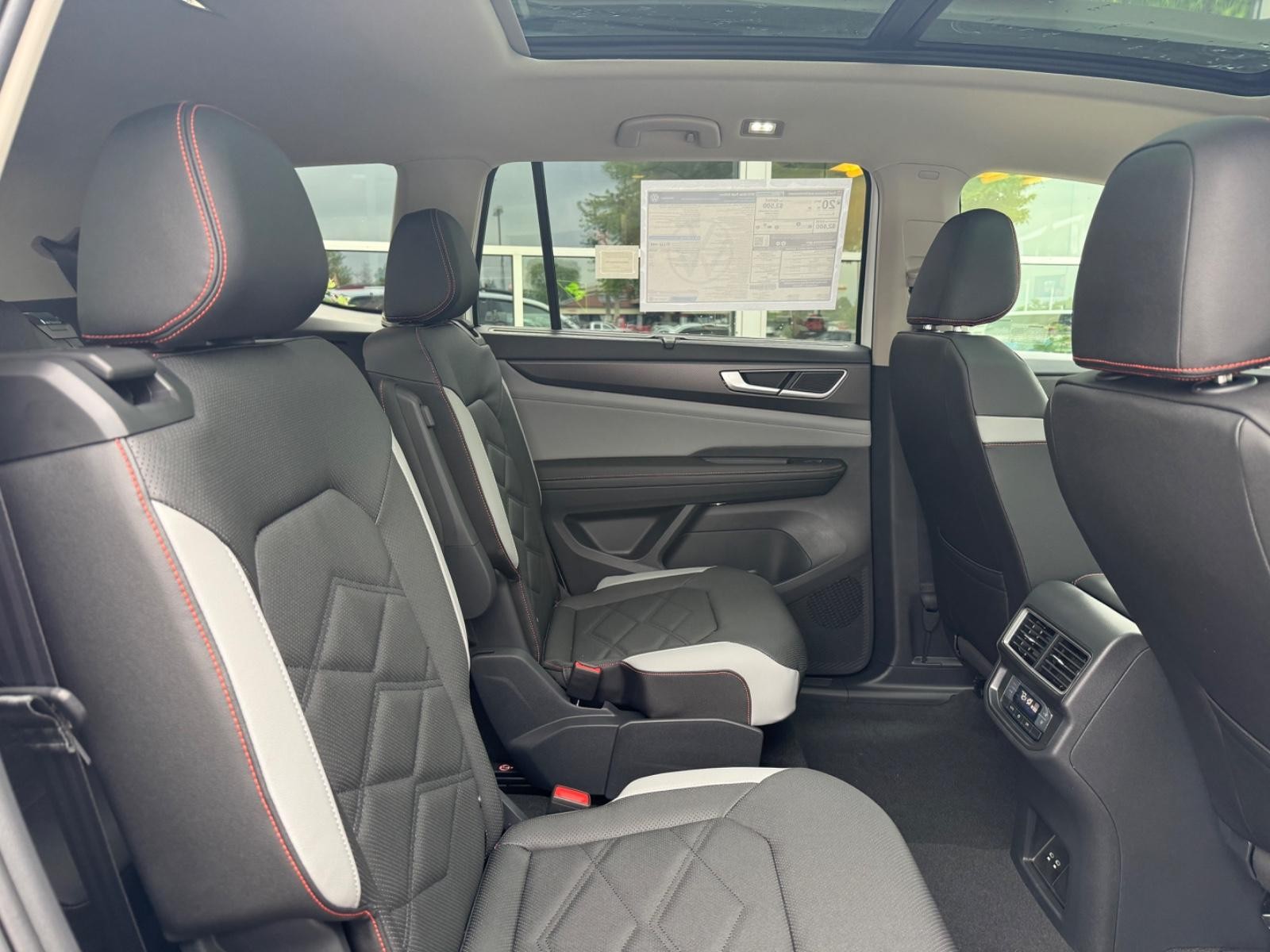Volkswagen Atlas Vehicle Image 06