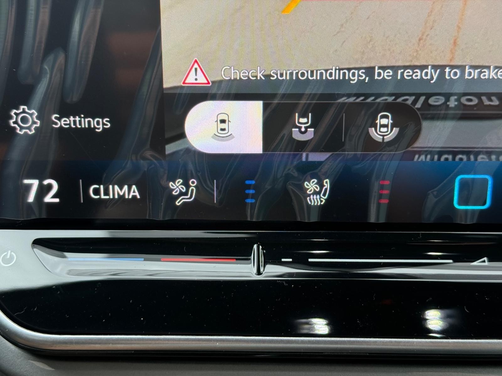 Volkswagen ID.4 Vehicle Image 13