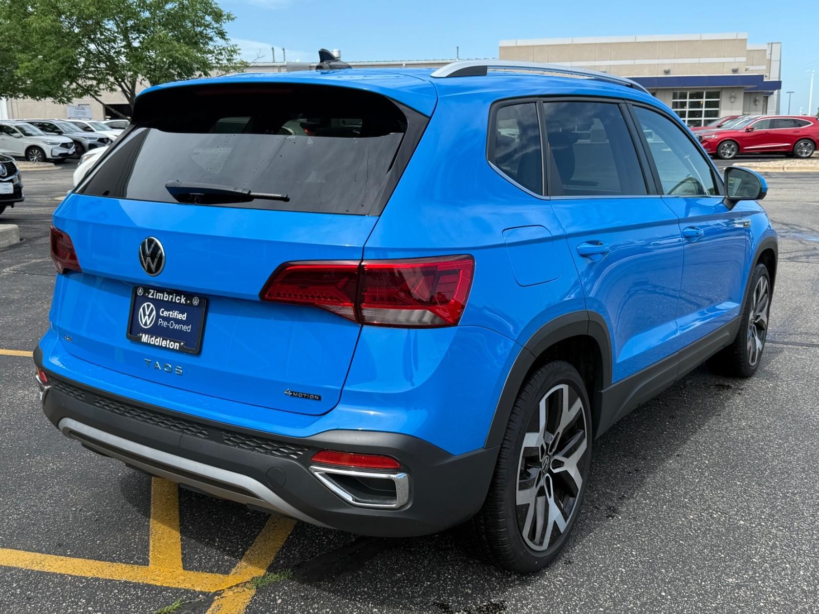 Volkswagen Taos Vehicle Image 03