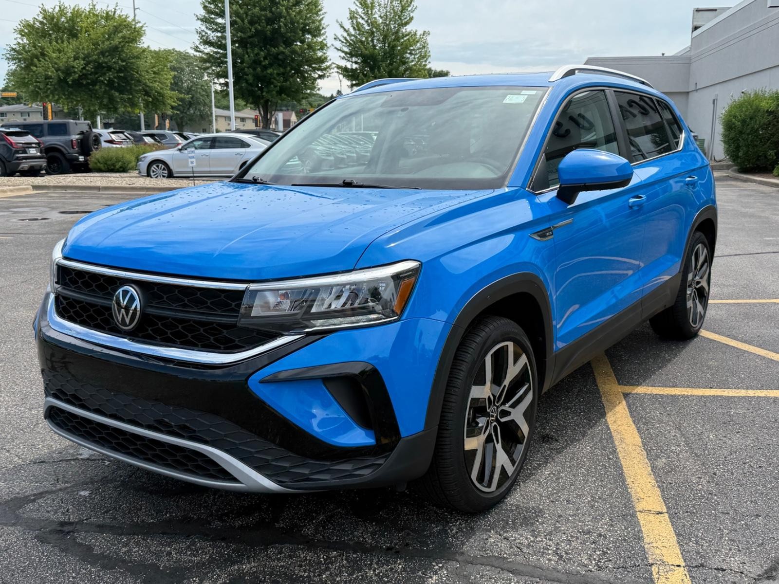 Volkswagen Taos Vehicle Image 08