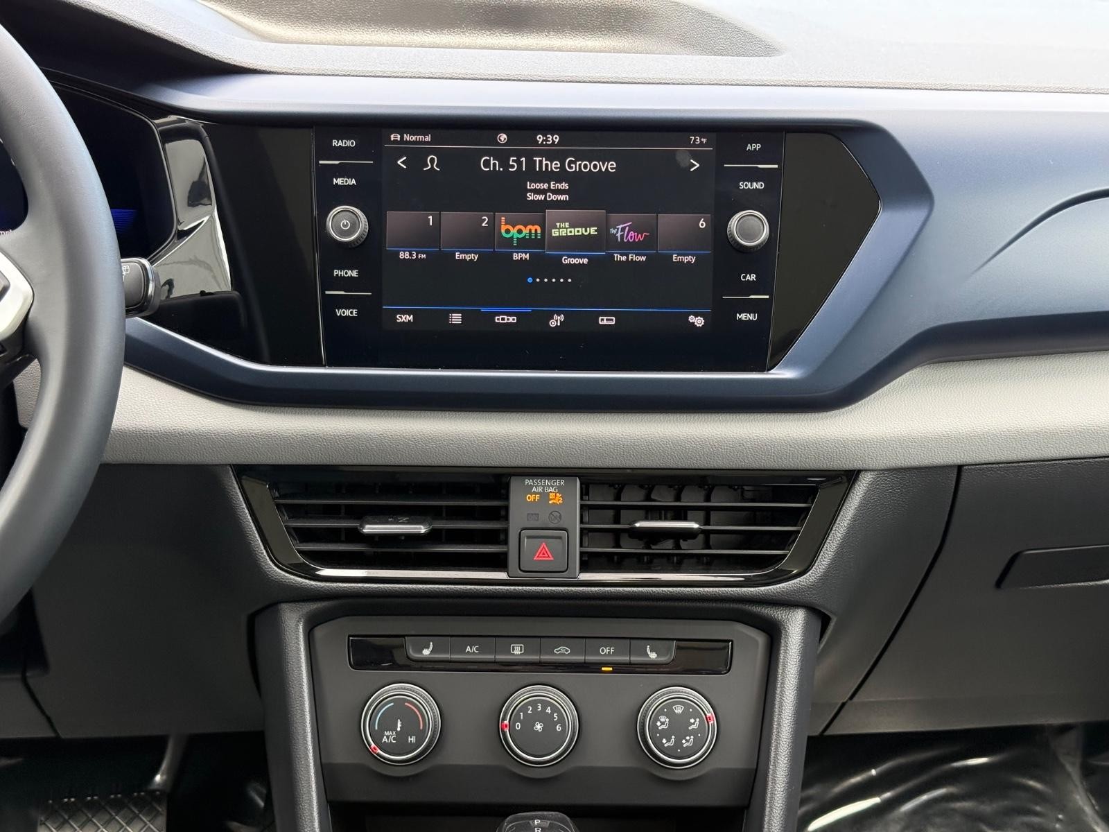 Volkswagen Taos Vehicle Image 12