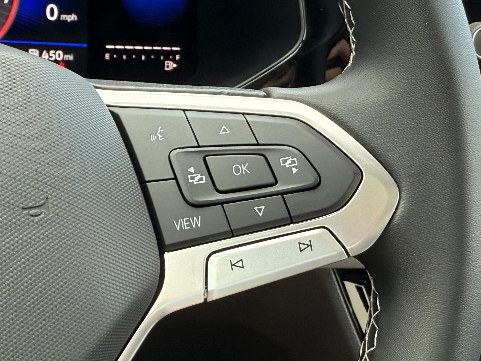 Volkswagen Taos Vehicle Image 17