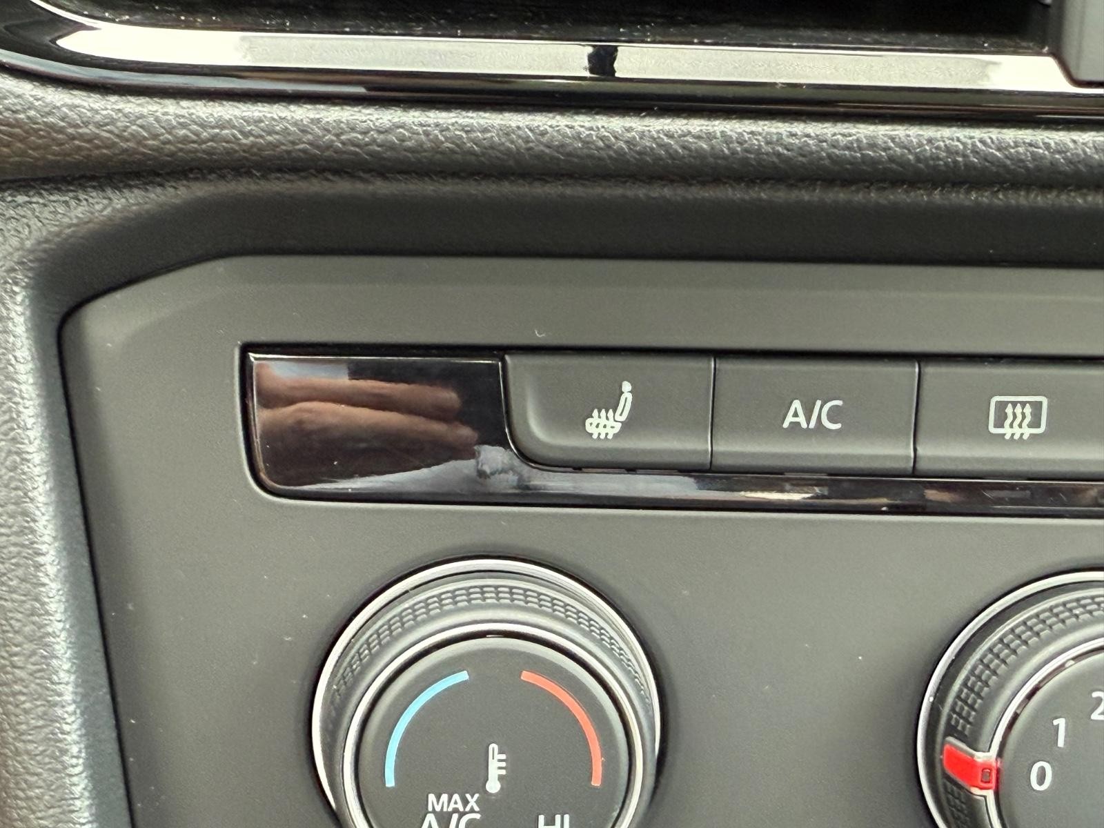 Volkswagen Taos Vehicle Image 20