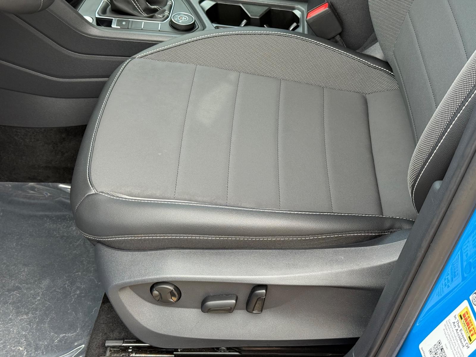 Volkswagen Taos Vehicle Image 22