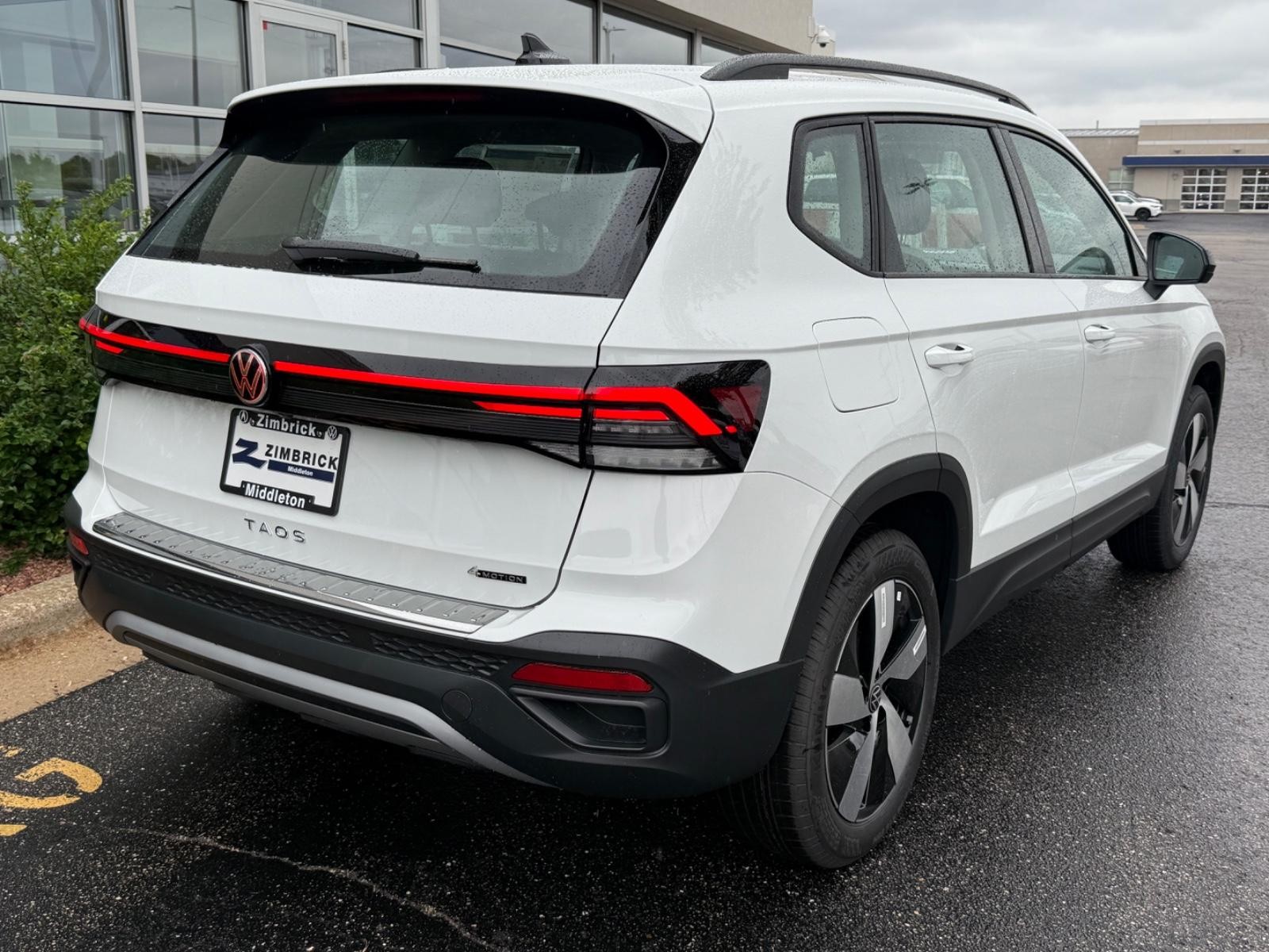 Volkswagen Taos Vehicle Image 03