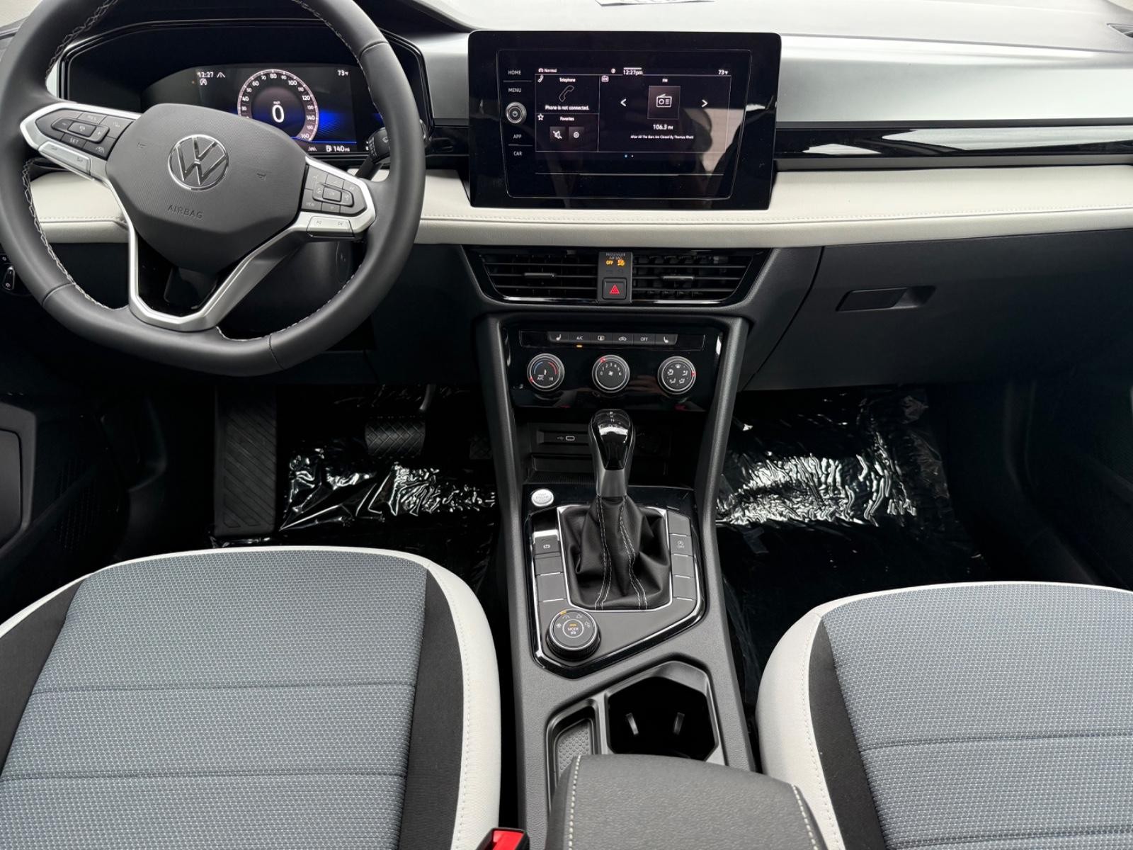 Volkswagen Taos Vehicle Image 06