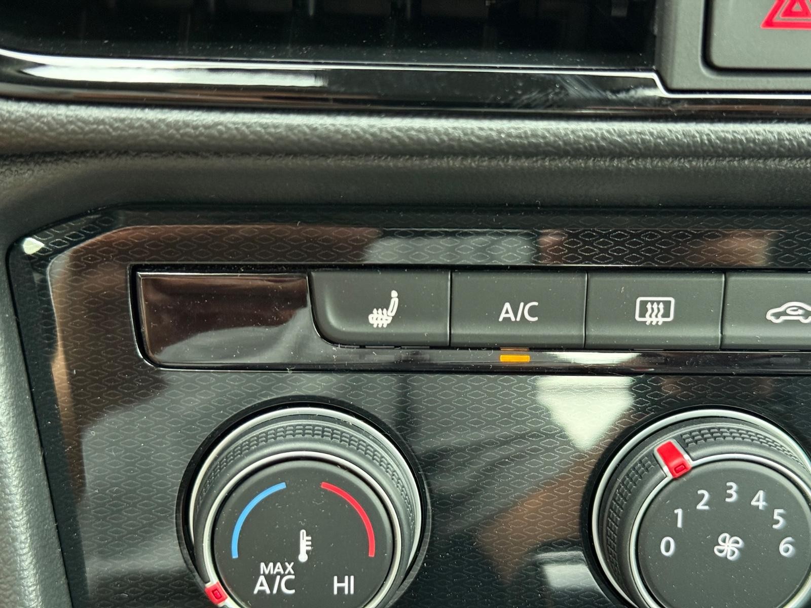 Volkswagen Taos Vehicle Image 14