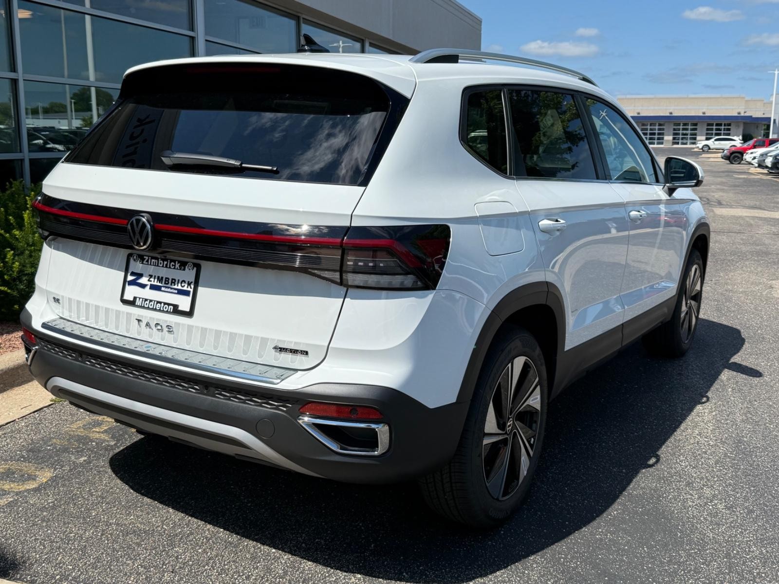 Volkswagen Taos Vehicle Image 03