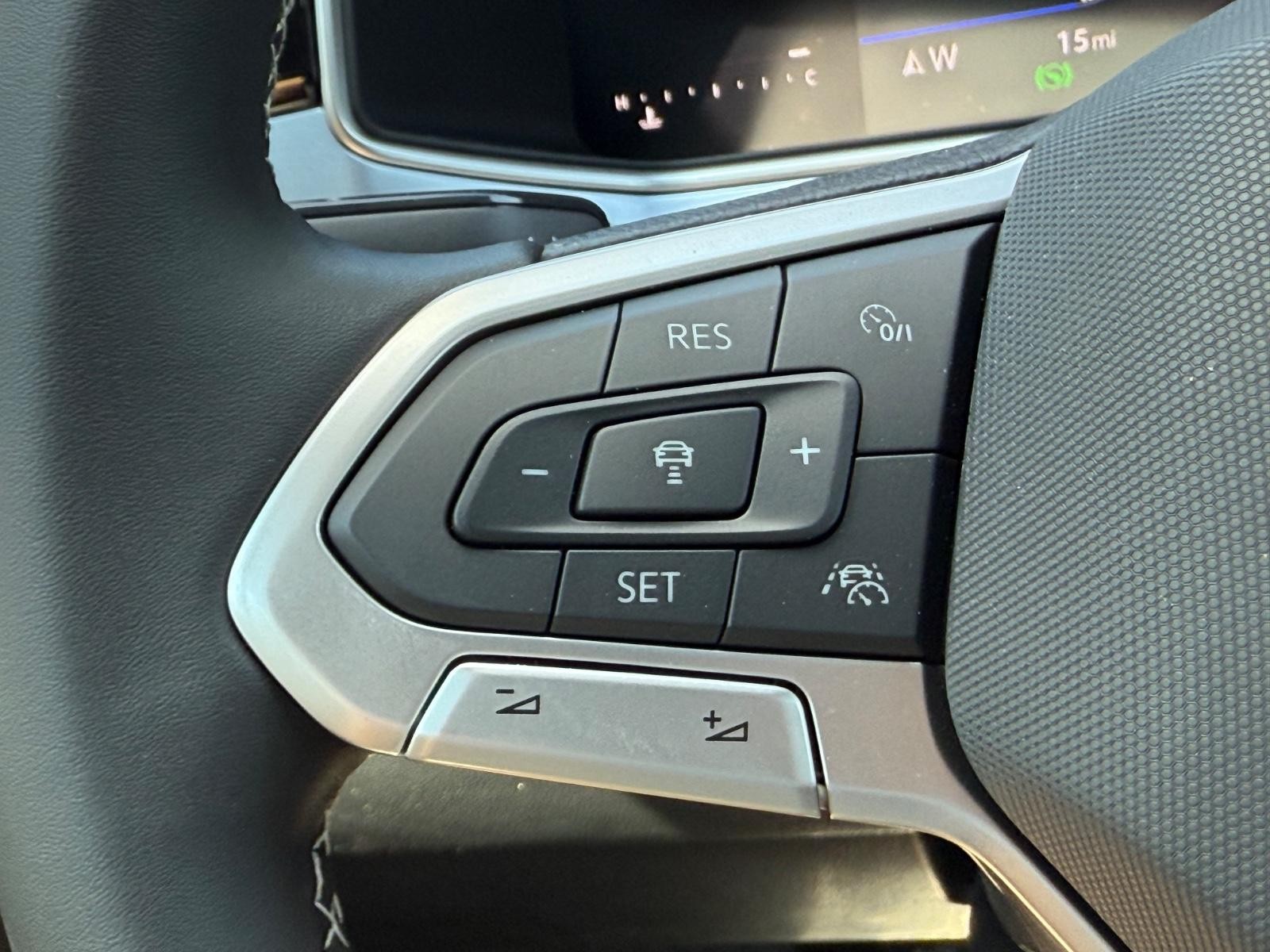Volkswagen Taos Vehicle Image 11