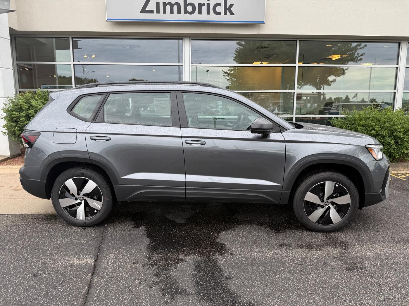Volkswagen Taos Vehicle Image 02