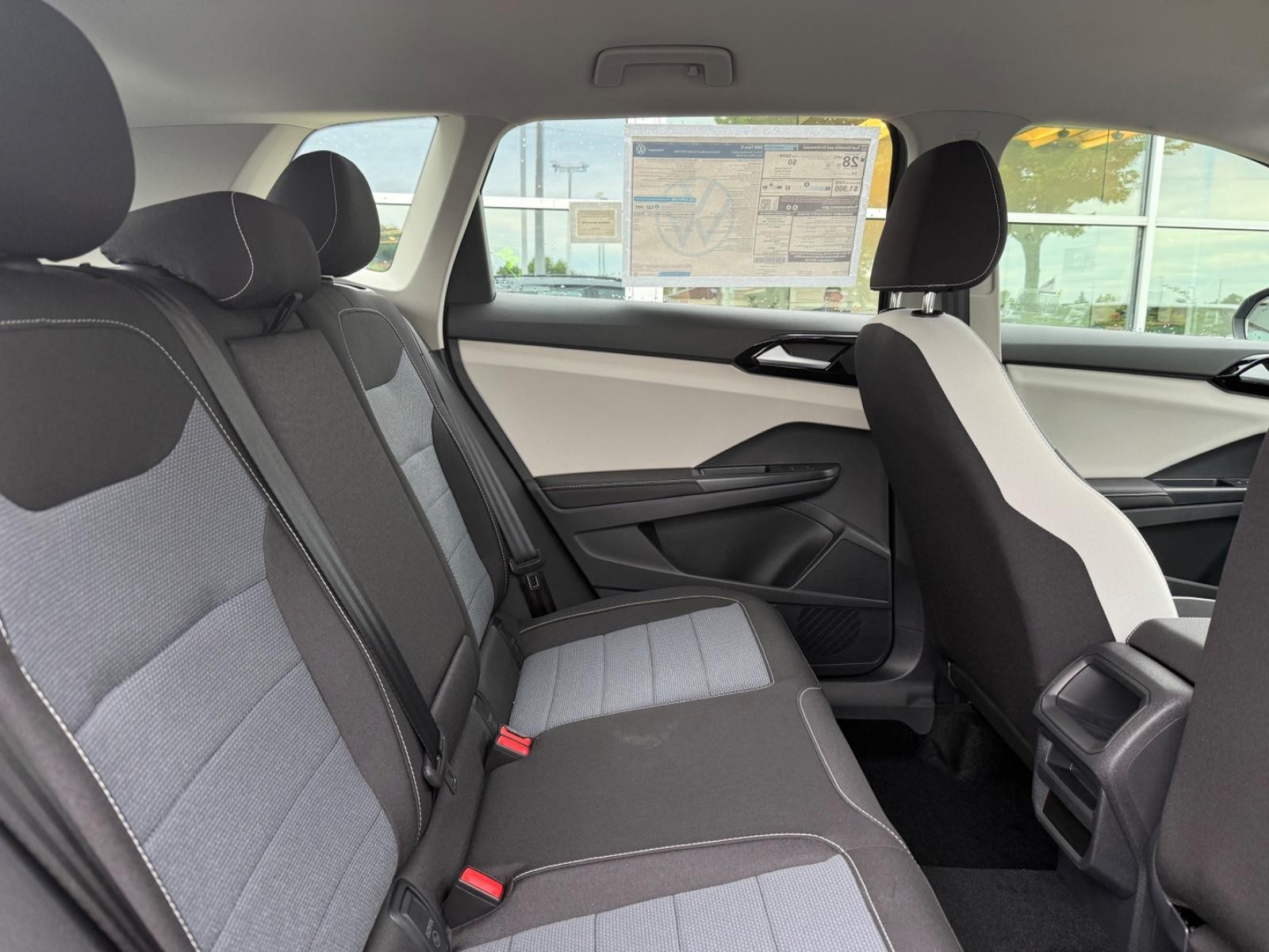 Volkswagen Taos Vehicle Image 05