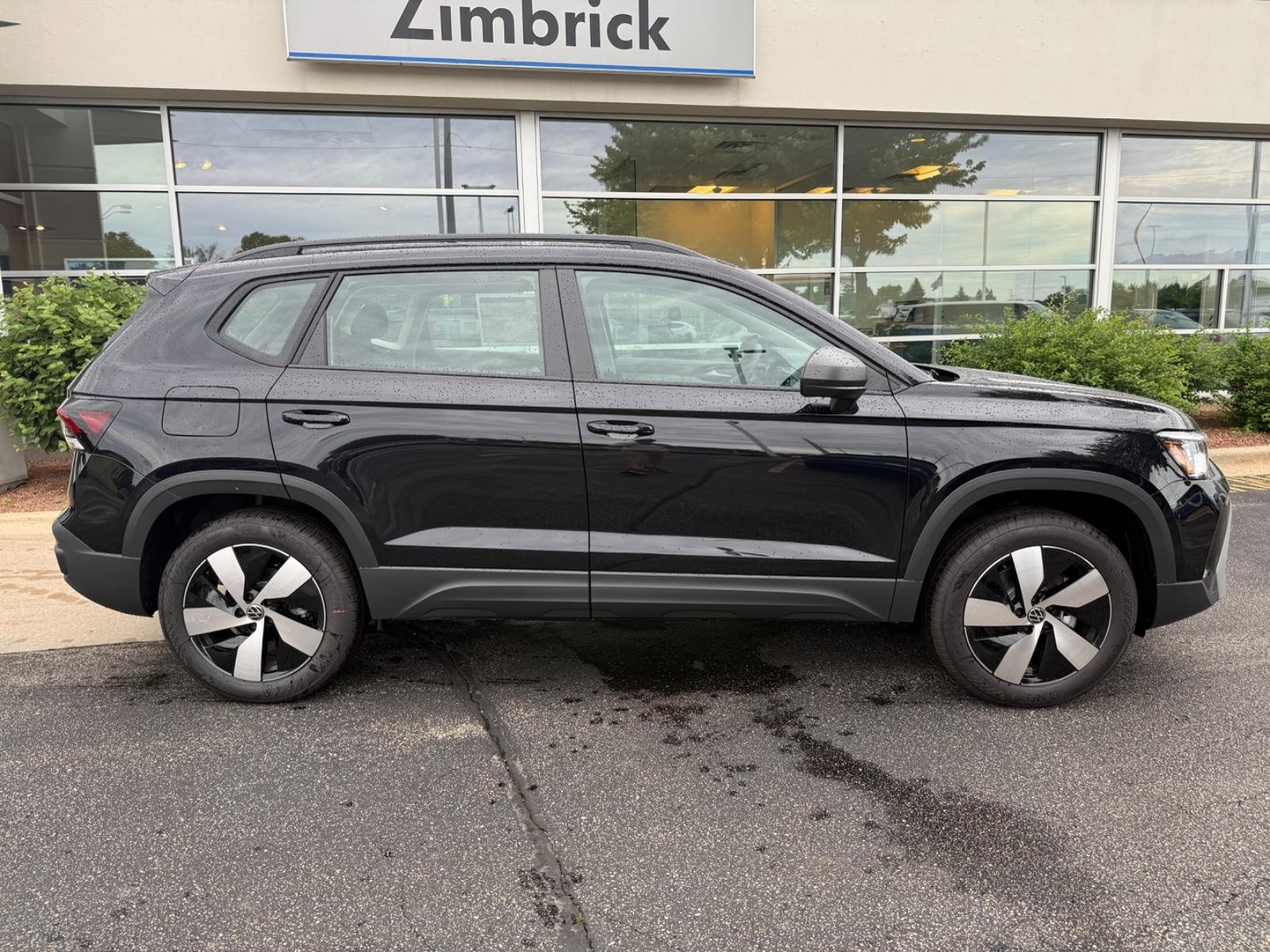 Volkswagen Taos Vehicle Image 02