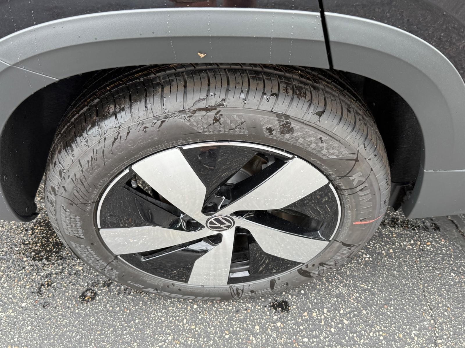 Volkswagen Taos Vehicle Image 04