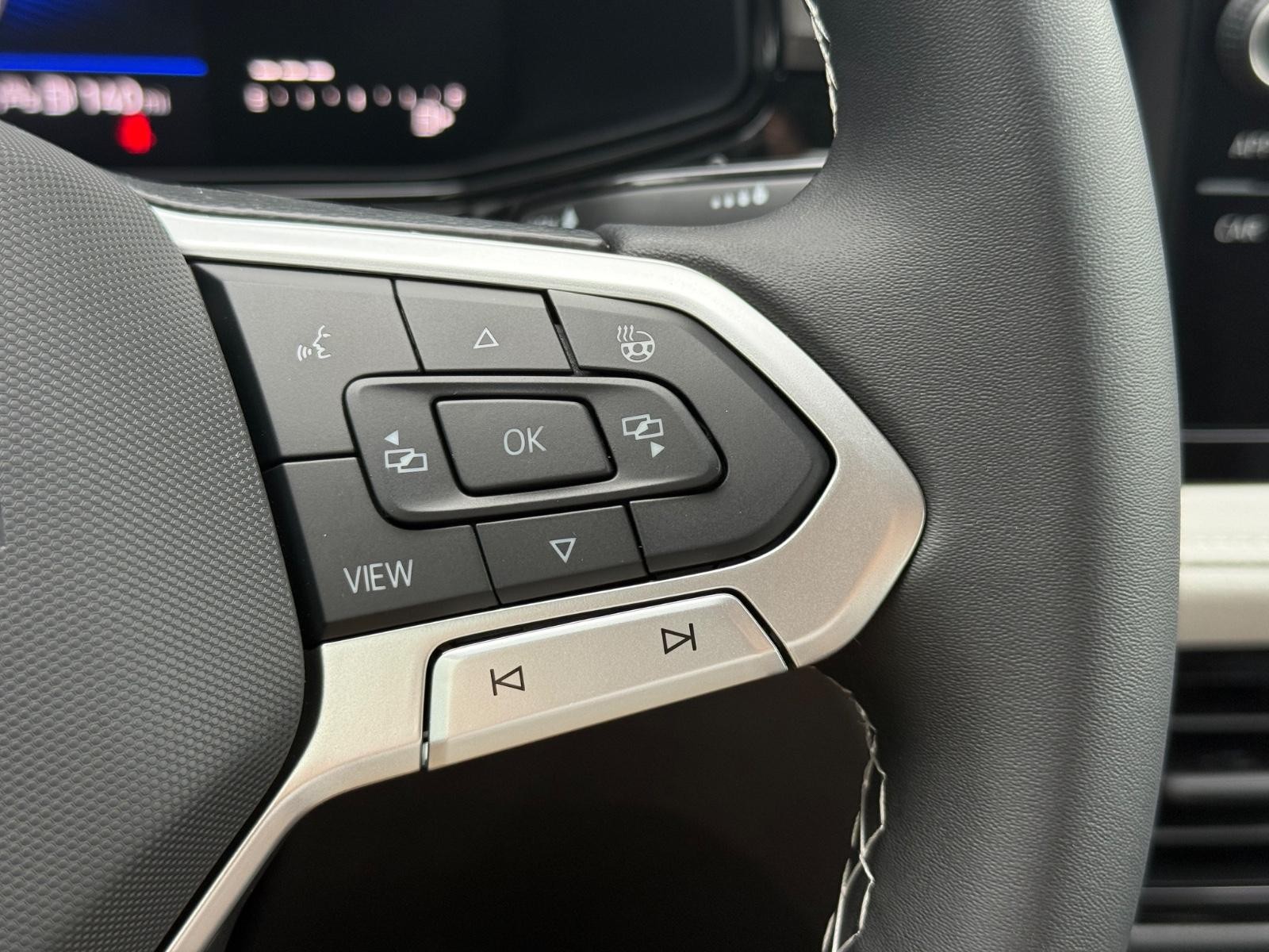Volkswagen Taos Vehicle Image 12