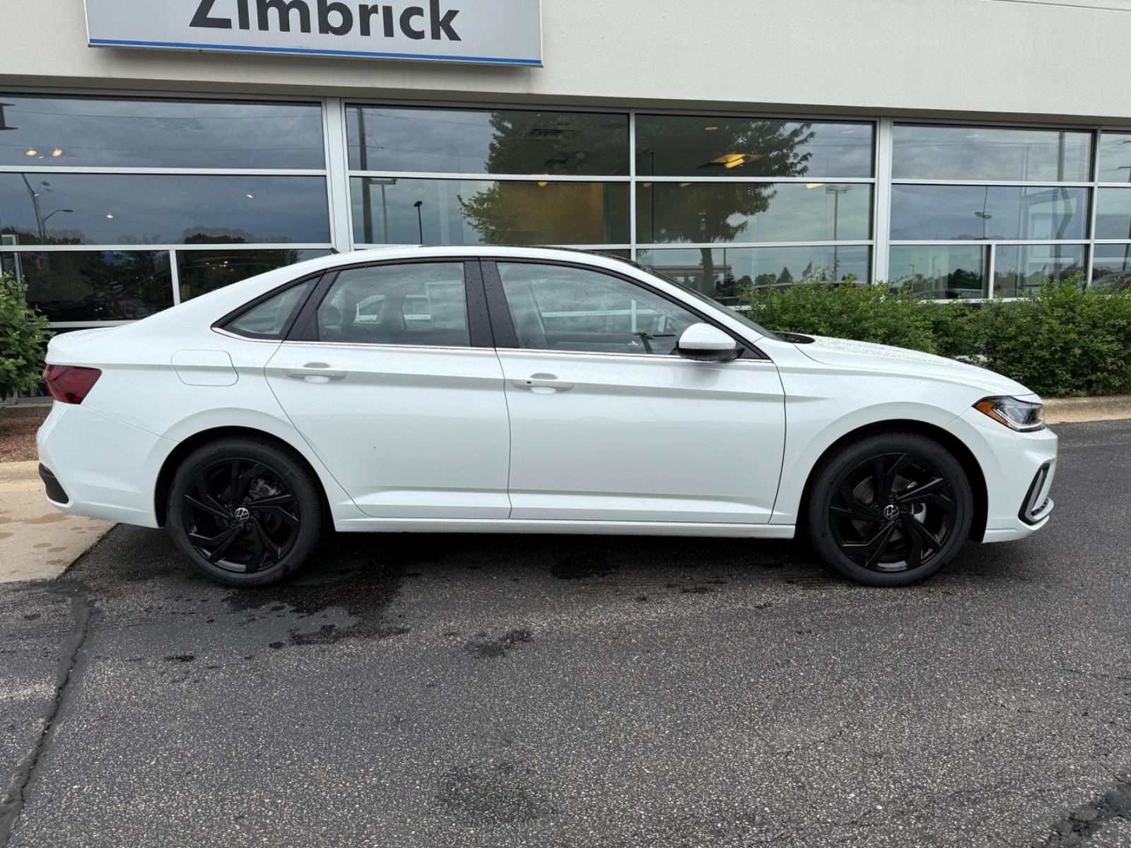 Volkswagen Jetta Vehicle Image 02