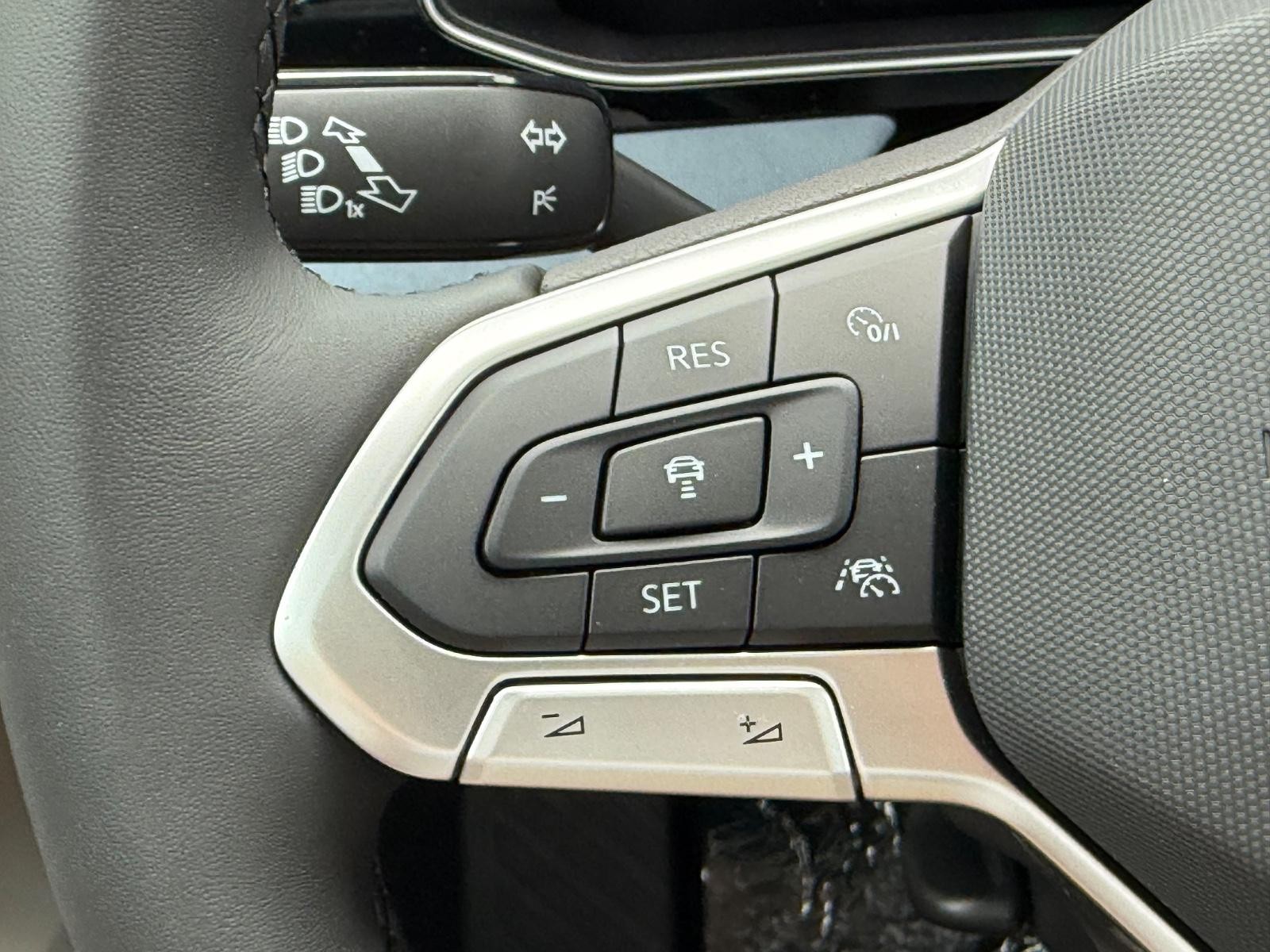 Volkswagen Jetta Vehicle Image 11