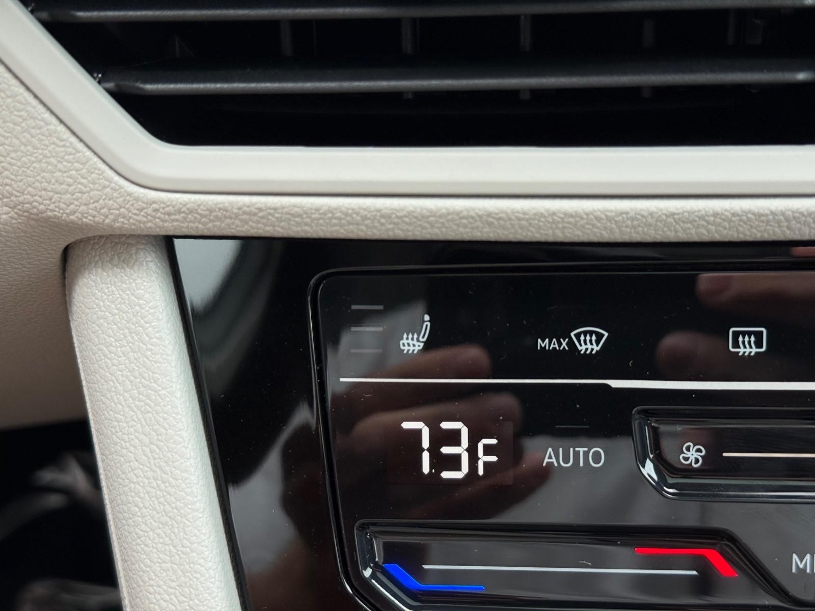 Volkswagen Jetta Vehicle Image 14