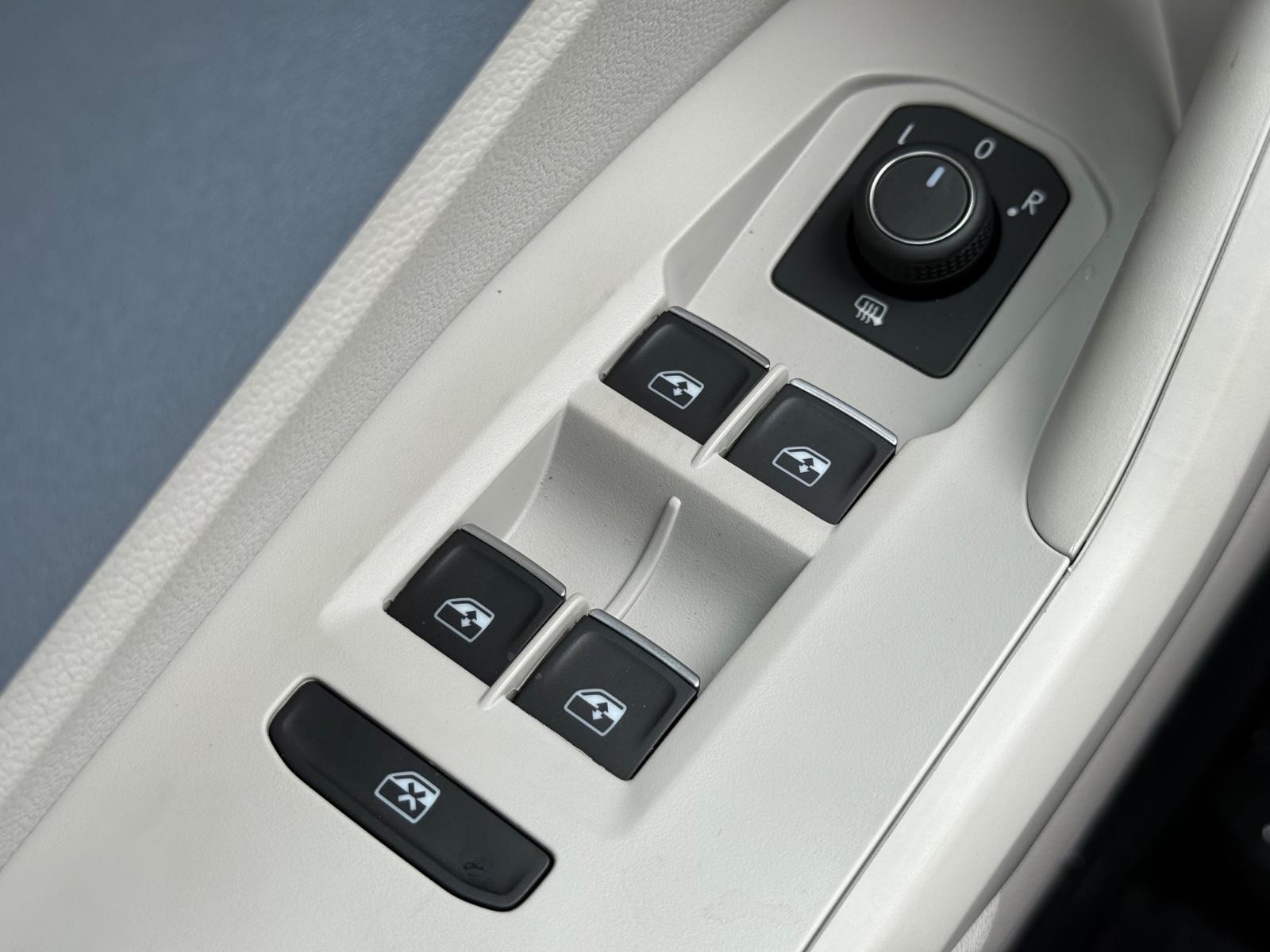 Volkswagen Jetta Vehicle Image 15
