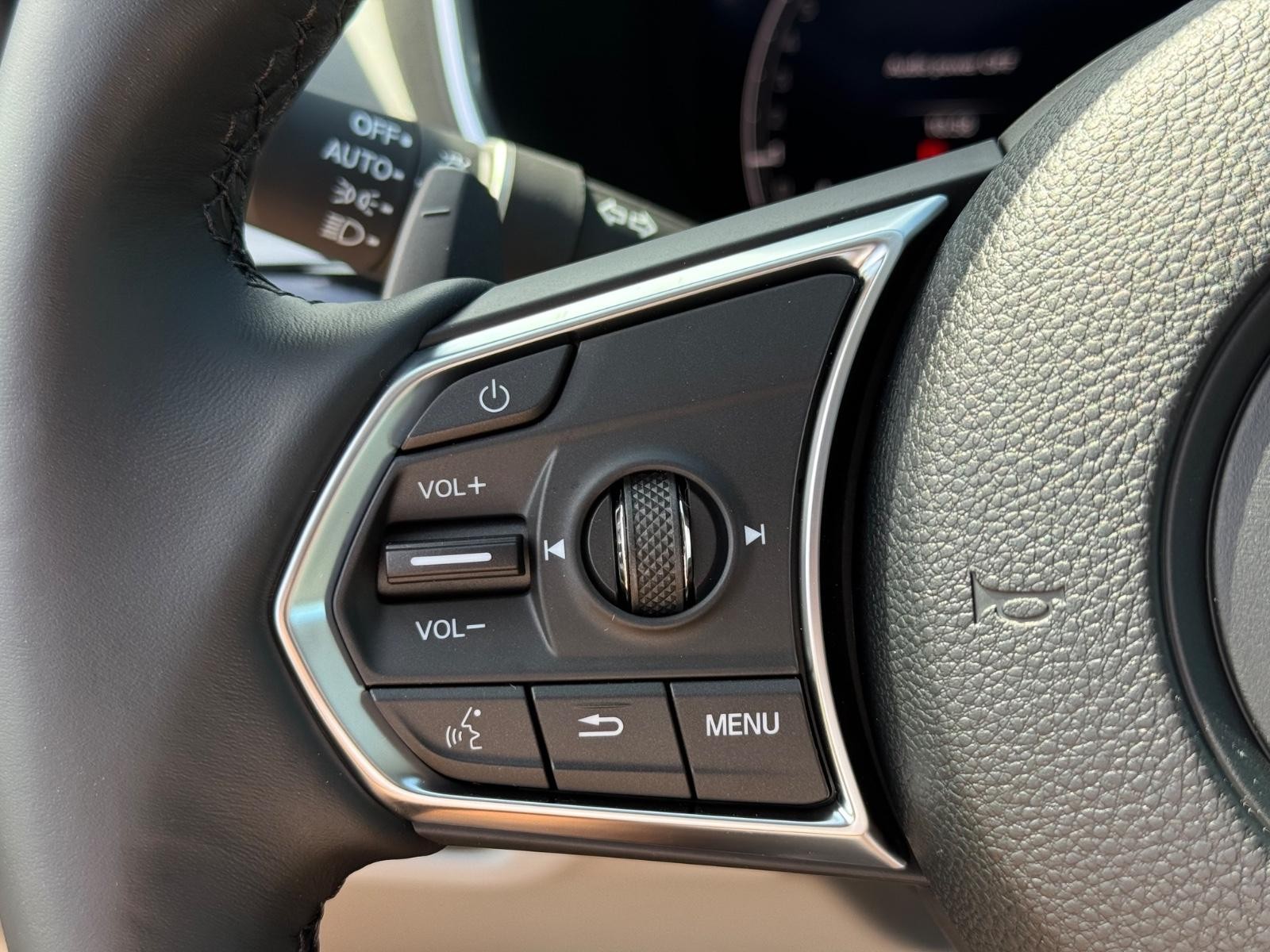 Acura MDX Vehicle Image 11