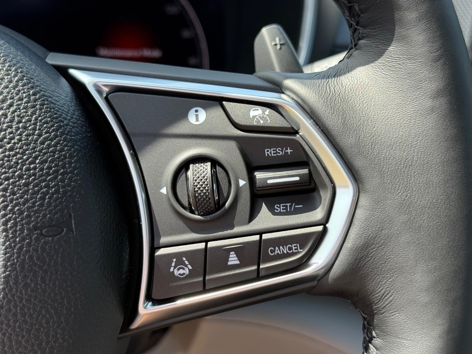 Acura MDX Vehicle Image 12