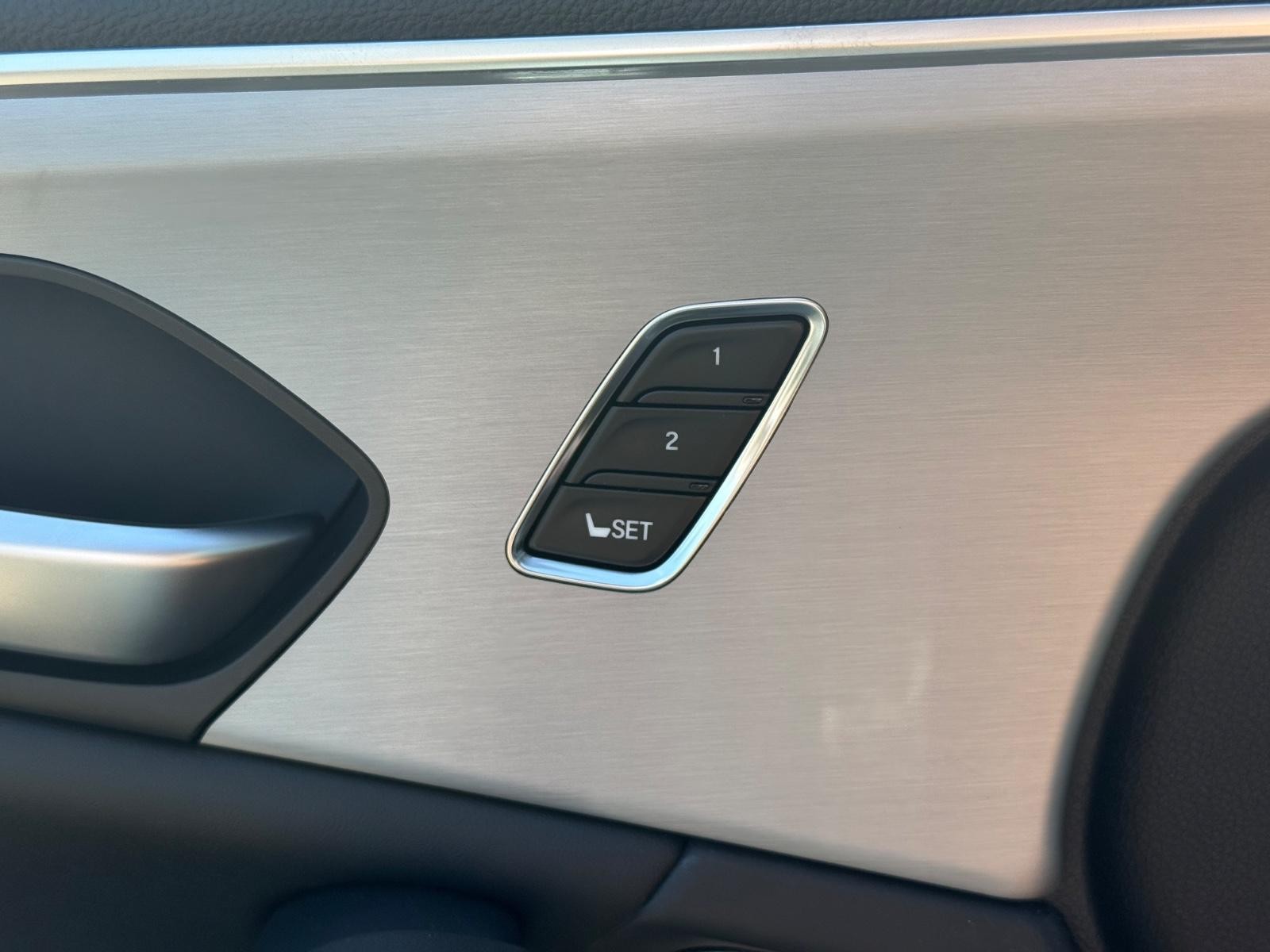Acura TLX Vehicle Image 11
