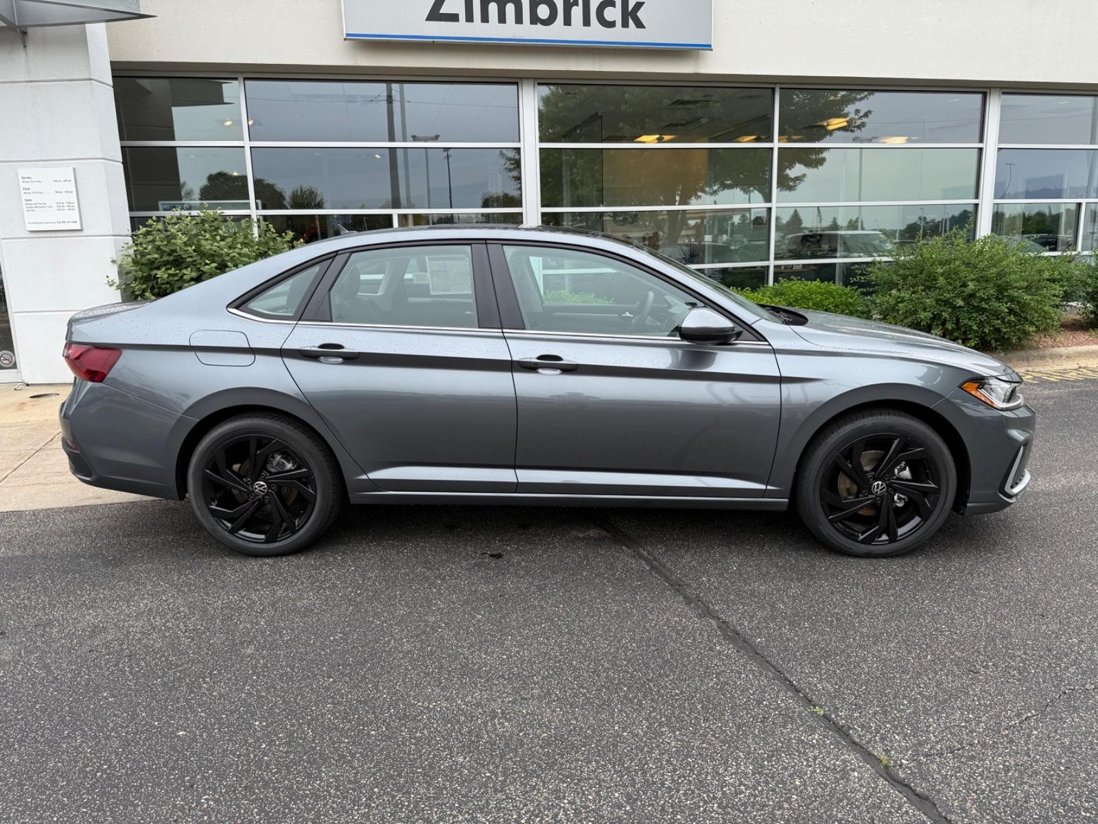 Volkswagen Jetta Vehicle Image 02