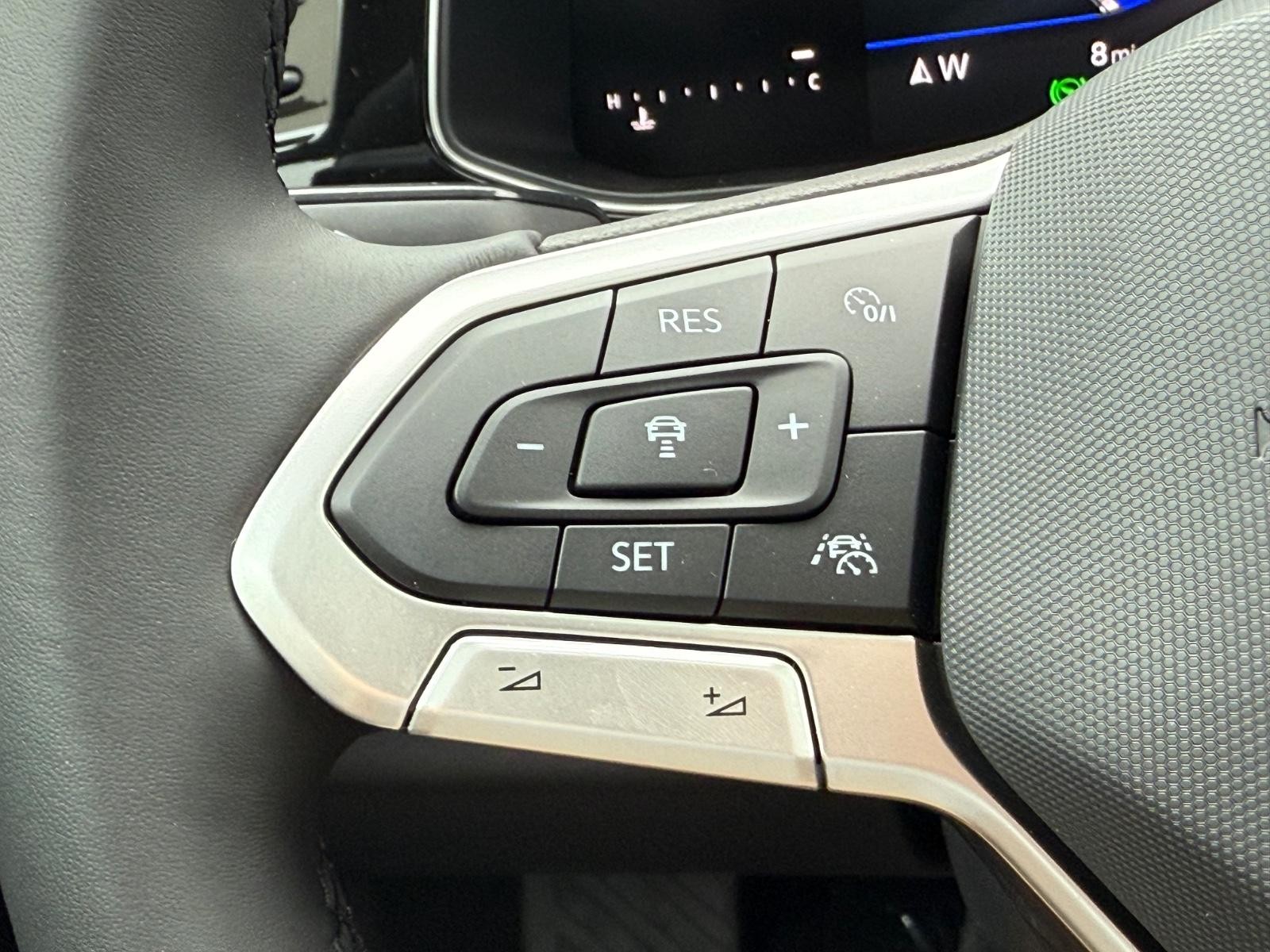 Volkswagen Jetta Vehicle Image 11