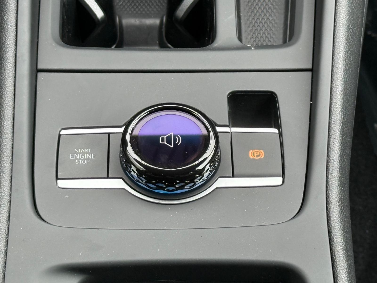Volkswagen Tiguan Vehicle Image 08
