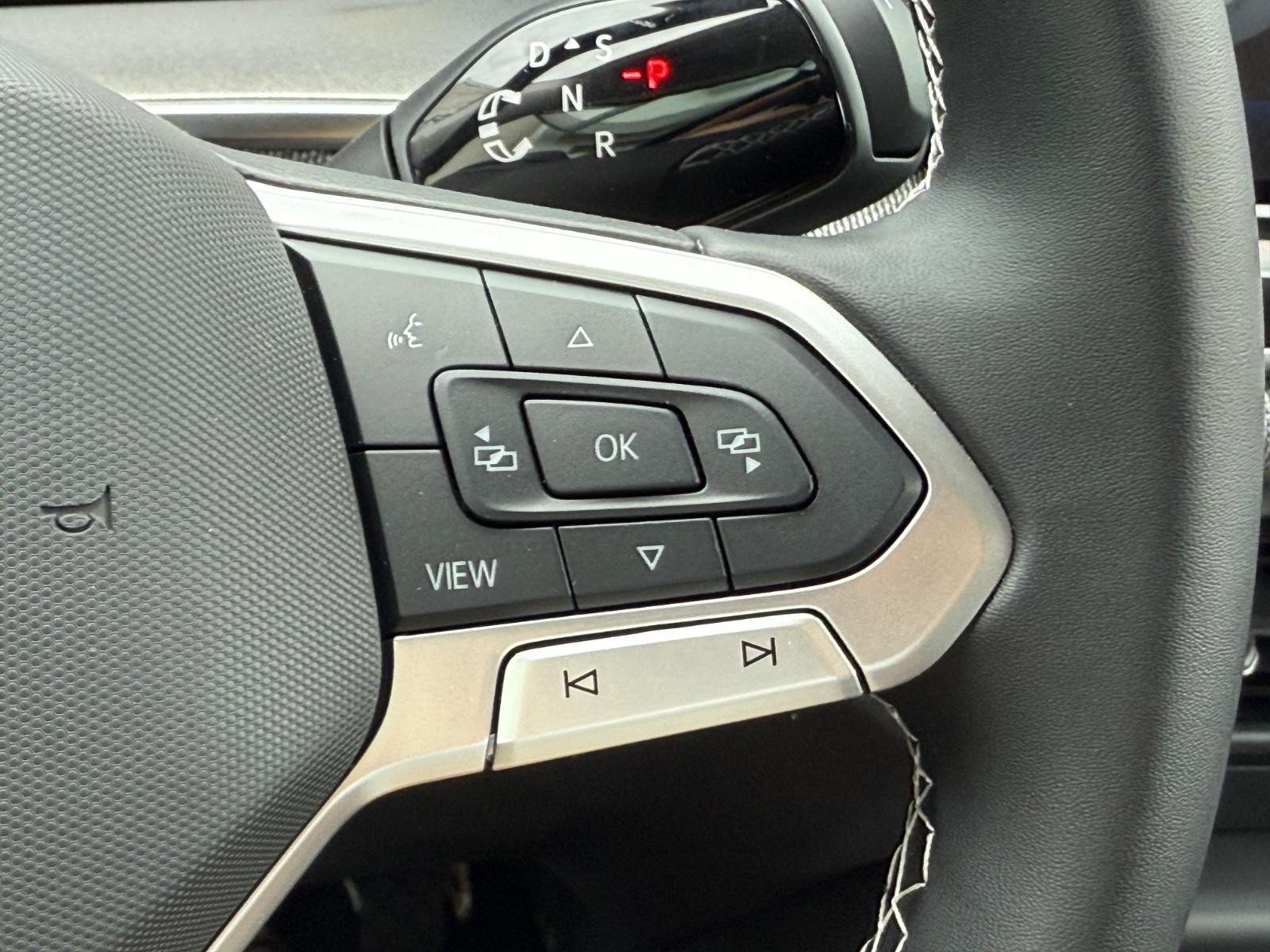 Volkswagen Tiguan Vehicle Image 12