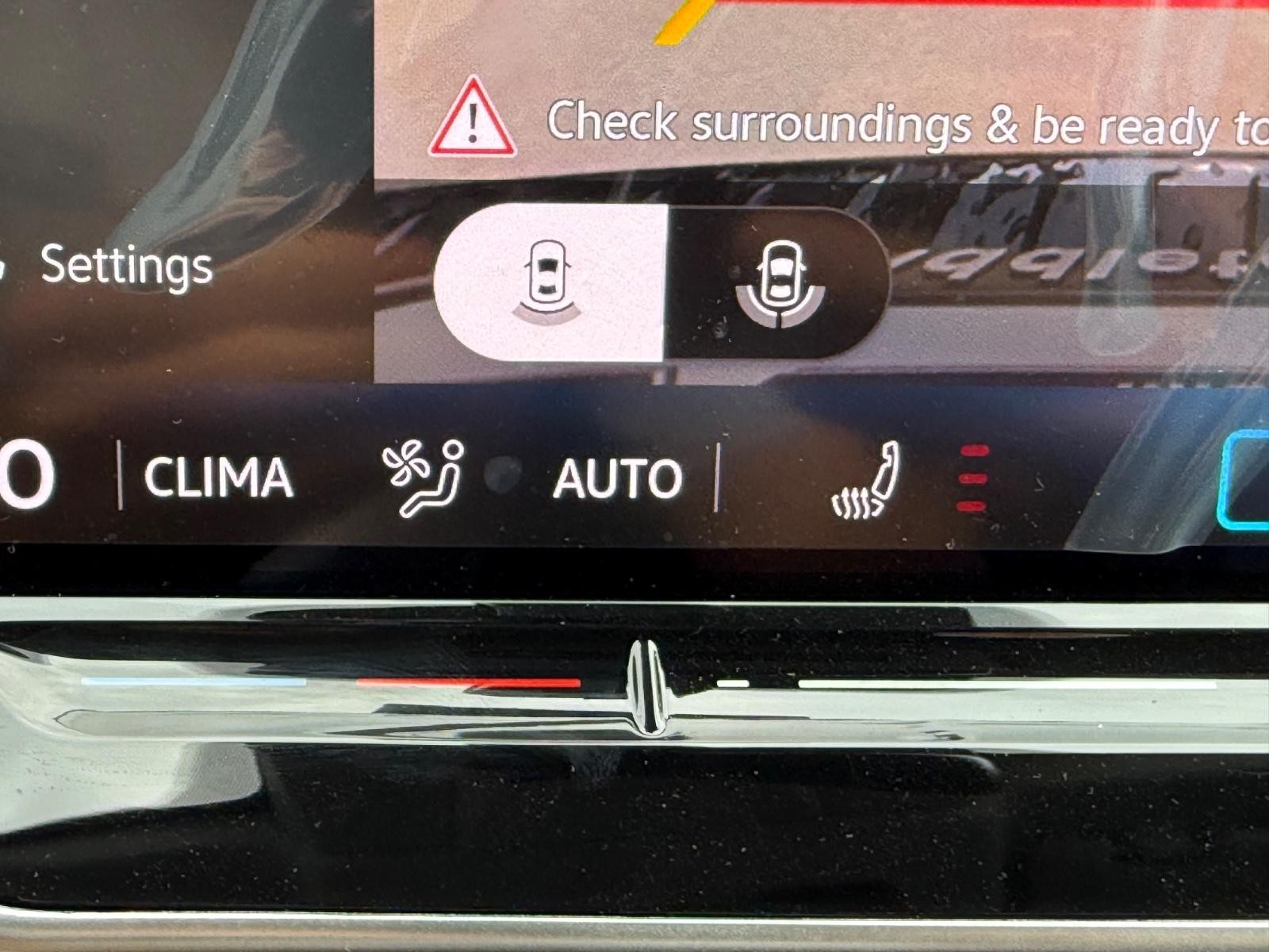 Volkswagen Tiguan Vehicle Image 14