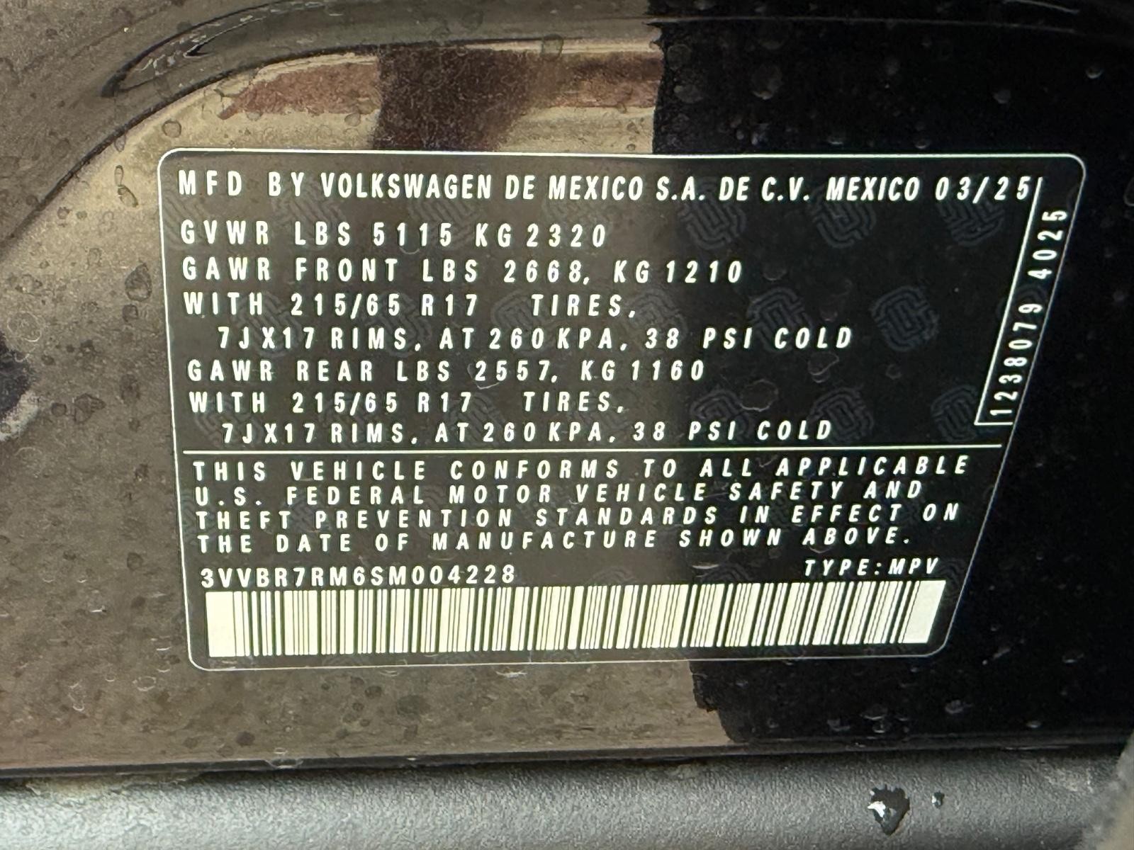 Volkswagen Tiguan Vehicle Image 18