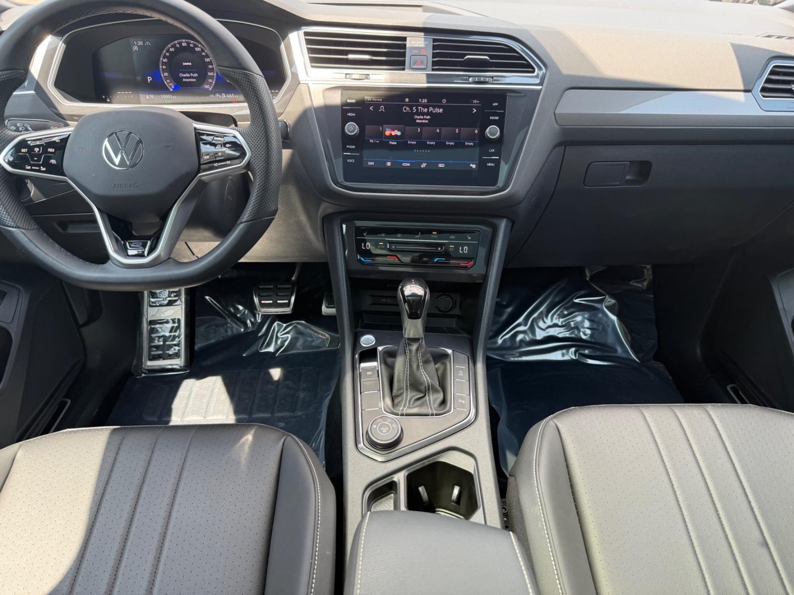 Volkswagen Tiguan Vehicle Image 11