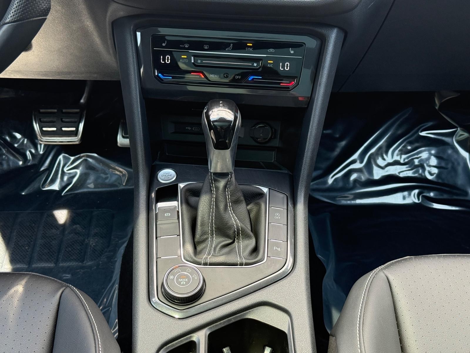 Volkswagen Tiguan Vehicle Image 13